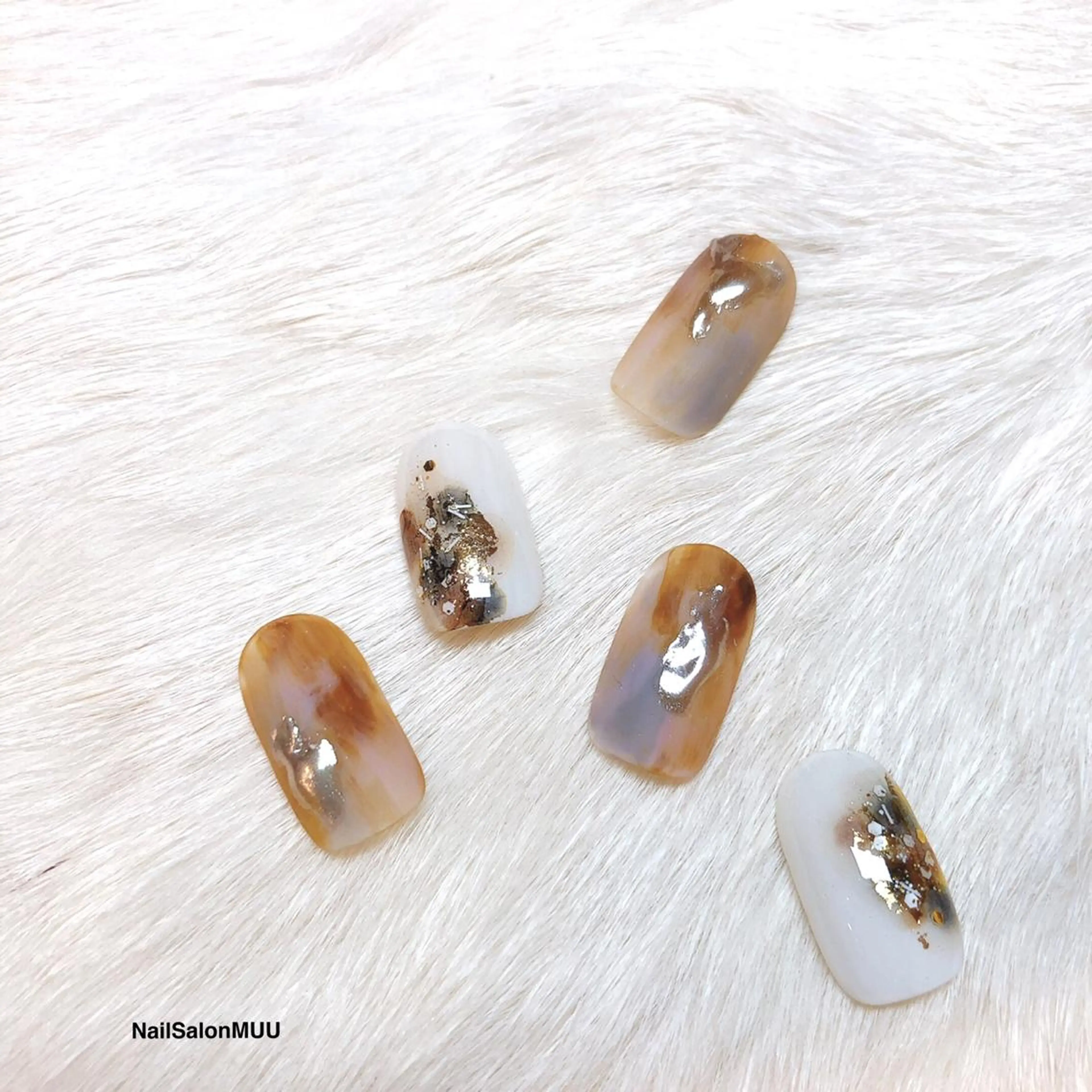 ネイル アートネイル ブラウン ミラーネイル 持ち込み ニュアンスネイル ハンドネイル 松村 みおのネイルデザイン