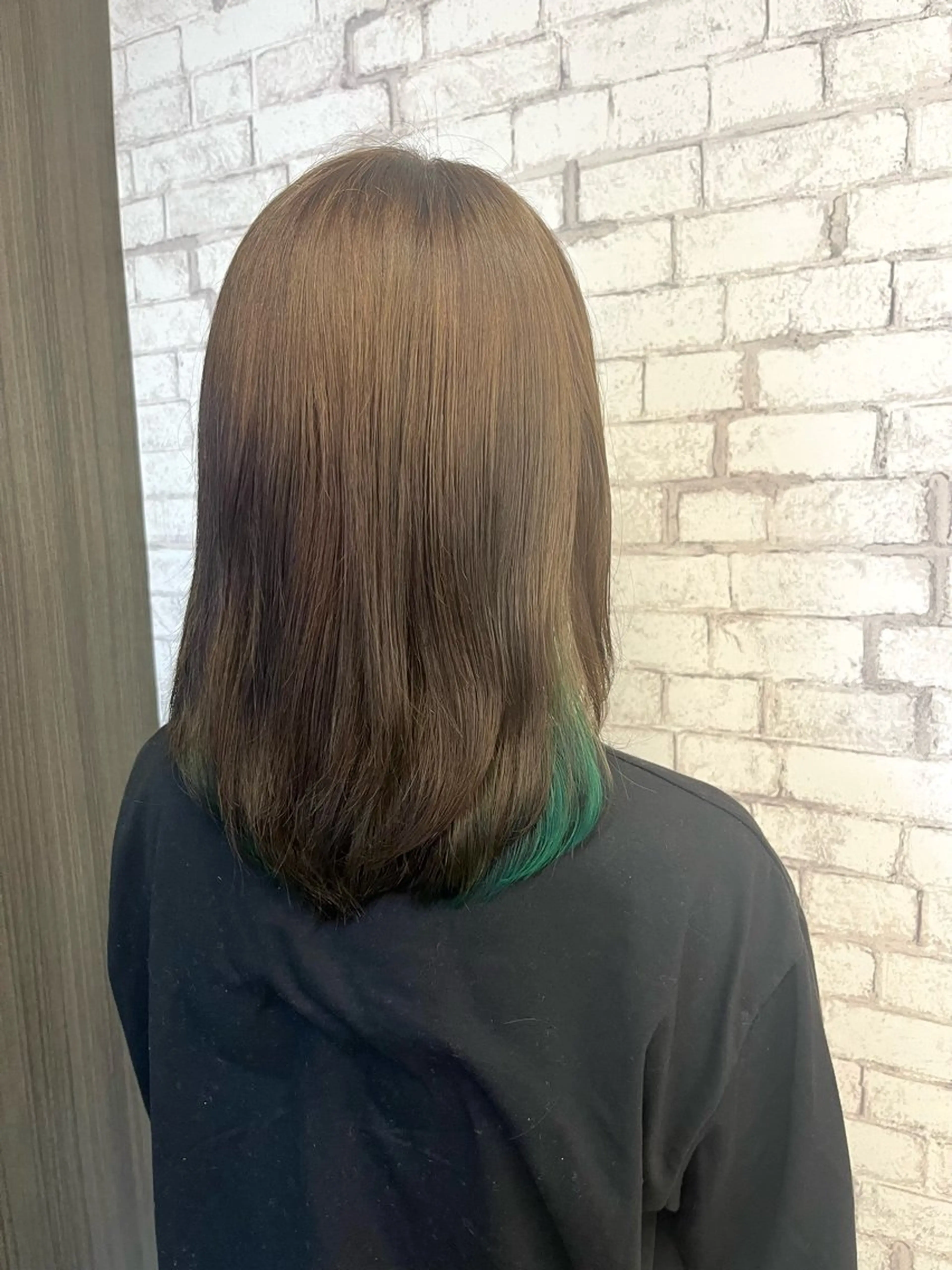 カラー ブリーチ イヤリングカラー Neoest Log ＋ bell所属・荒川 鈴菜のヘアスタイル