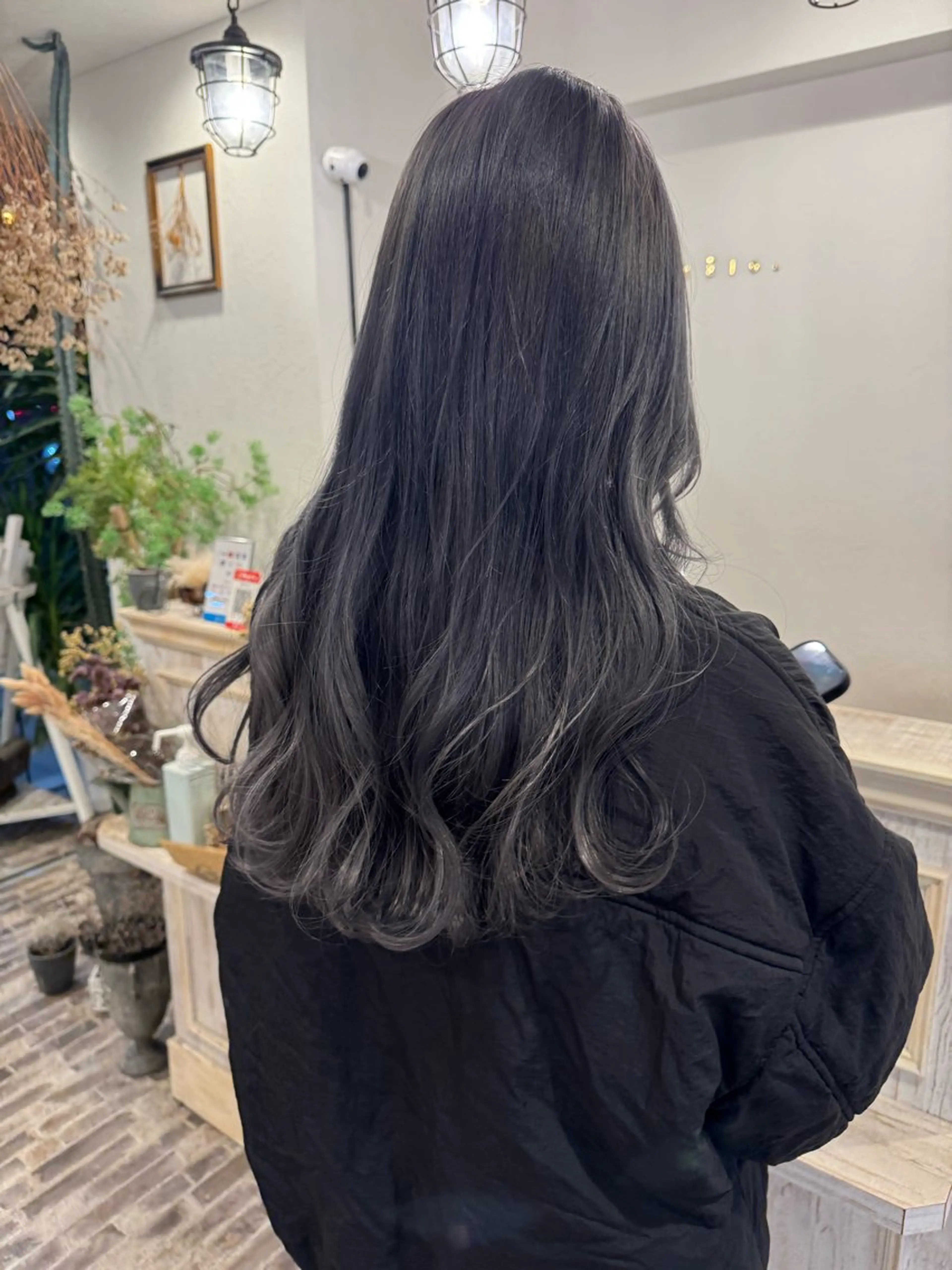 ロング カラー ブリーチ グレージュ シルバー シルバーグレージュ ヘアカラー m ā l o.🌷 サカモトマイコのヘアスタイル