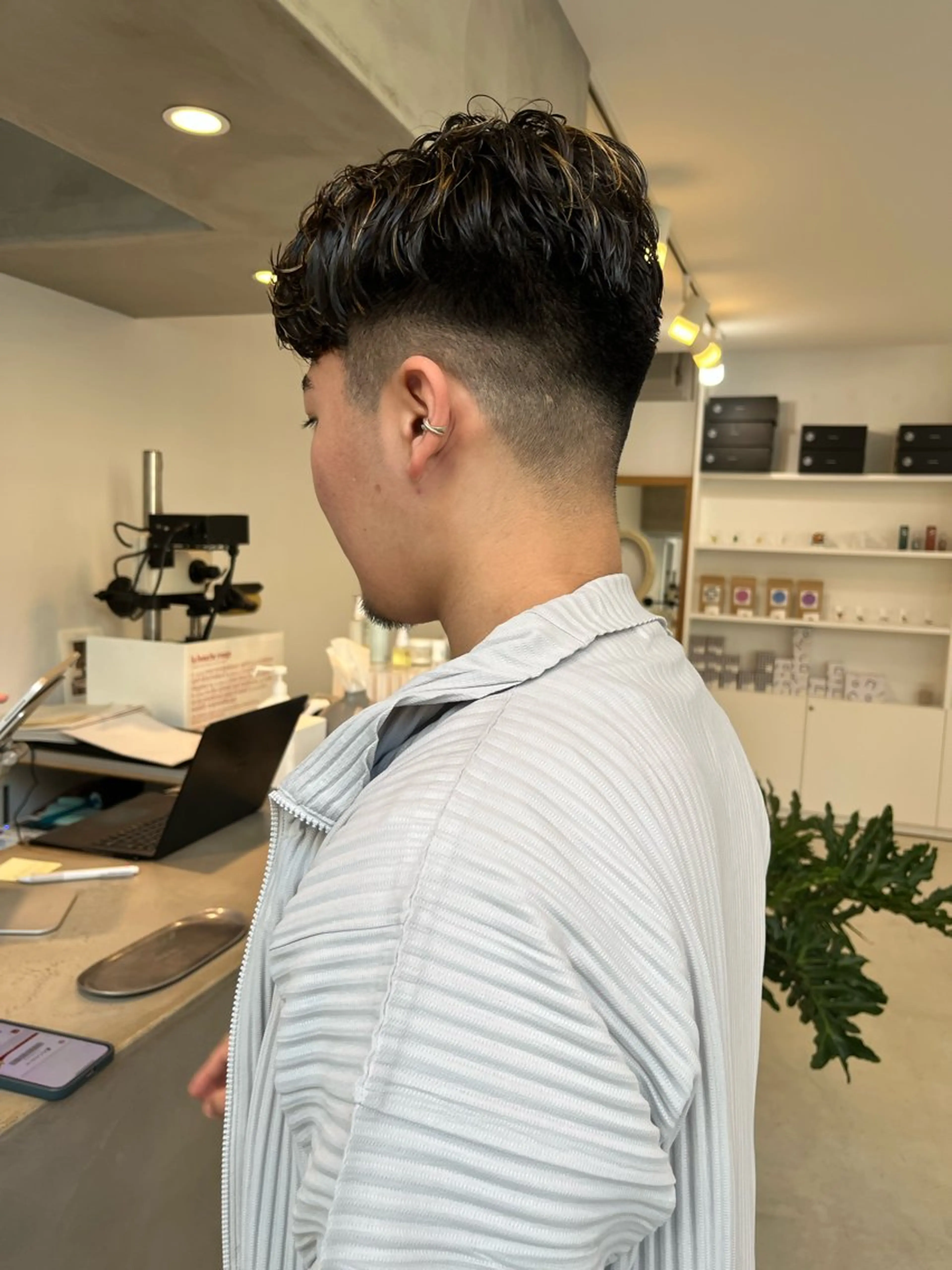 ショート メンズ フェードカット SENSE OF HUMOUR所属・ミヤギ リュウキのヘアスタイル