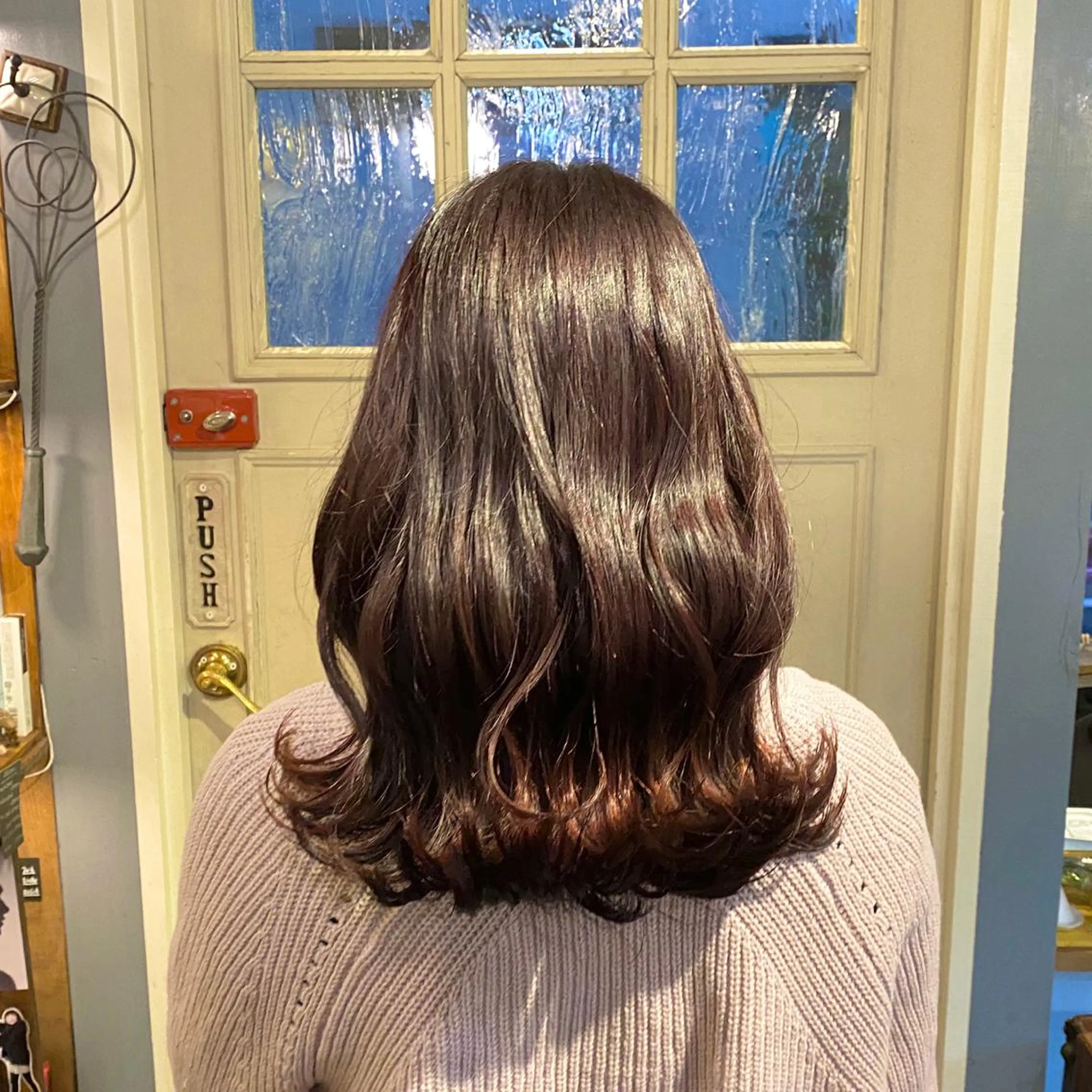 ミディアム カラー ブリーチ ブリーチなしカラー ピンクカラー レッドカラー カット ヘアカラー BRITS 渡辺 菜々子のヘアスタイル