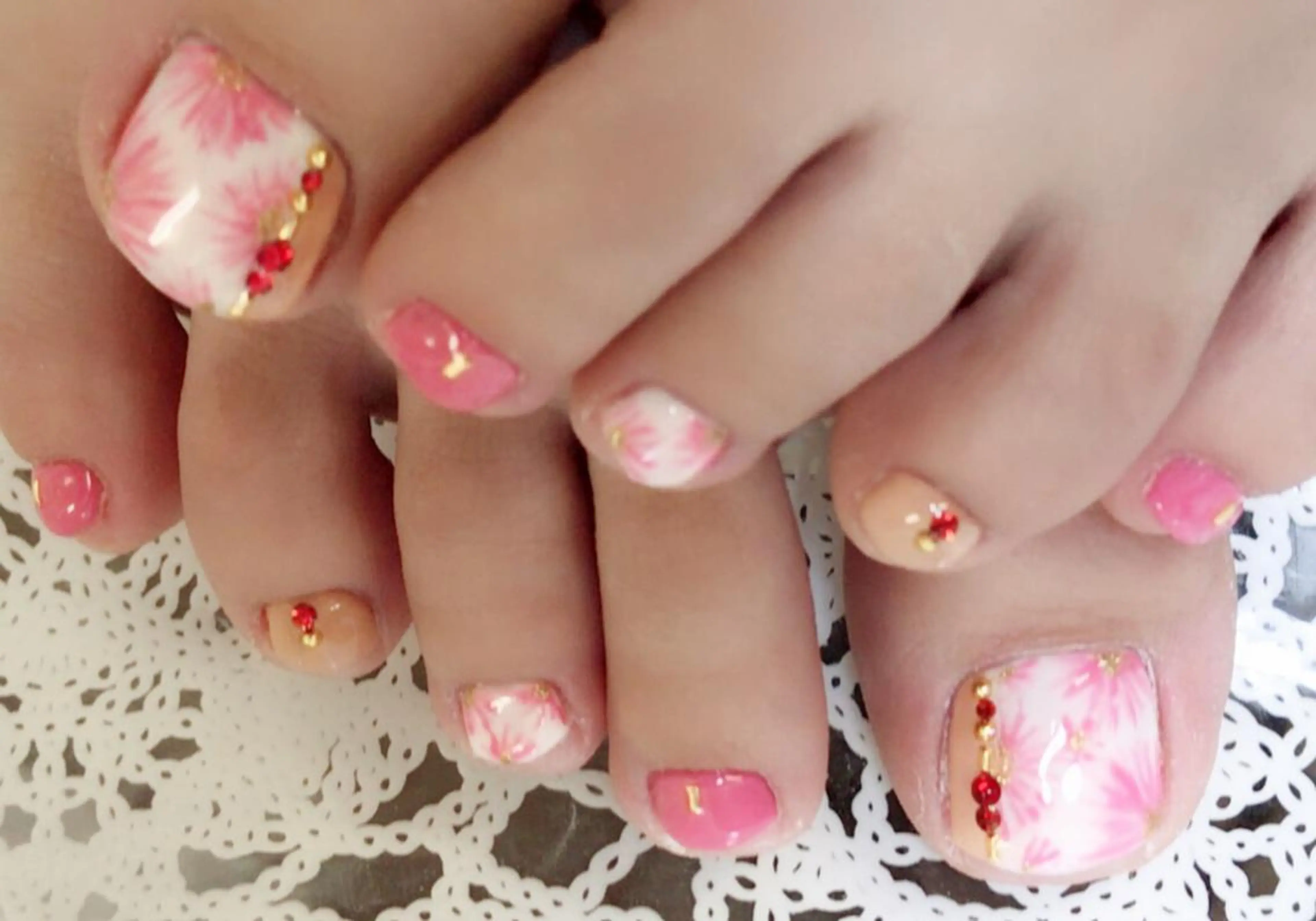 ネイル フットネイル ハンドネイル ラウバイマノマノ なかざとのネイルデザイン