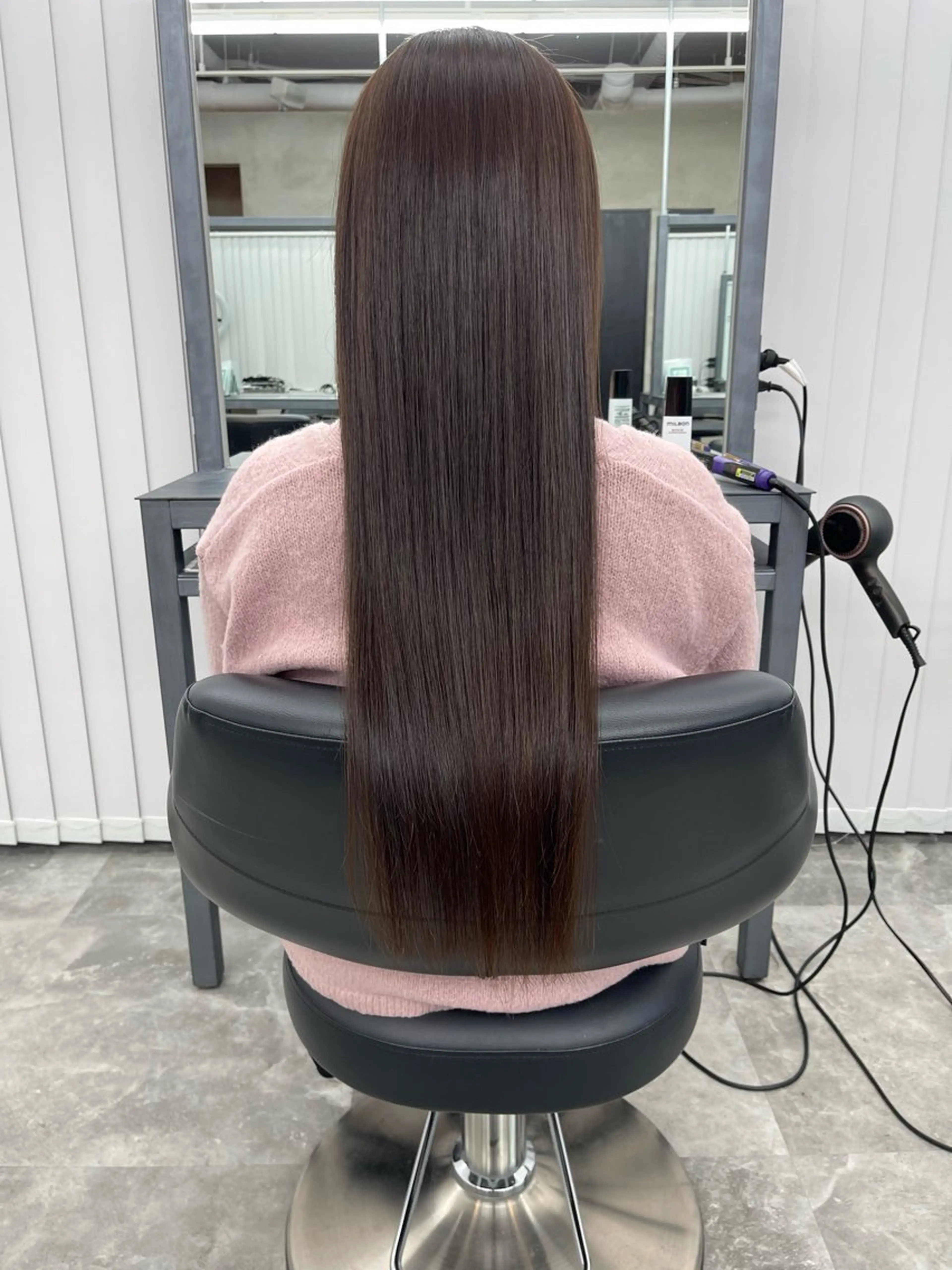 ロング 縮毛矯正🐼暖色 根本侑季のヘアスタイル