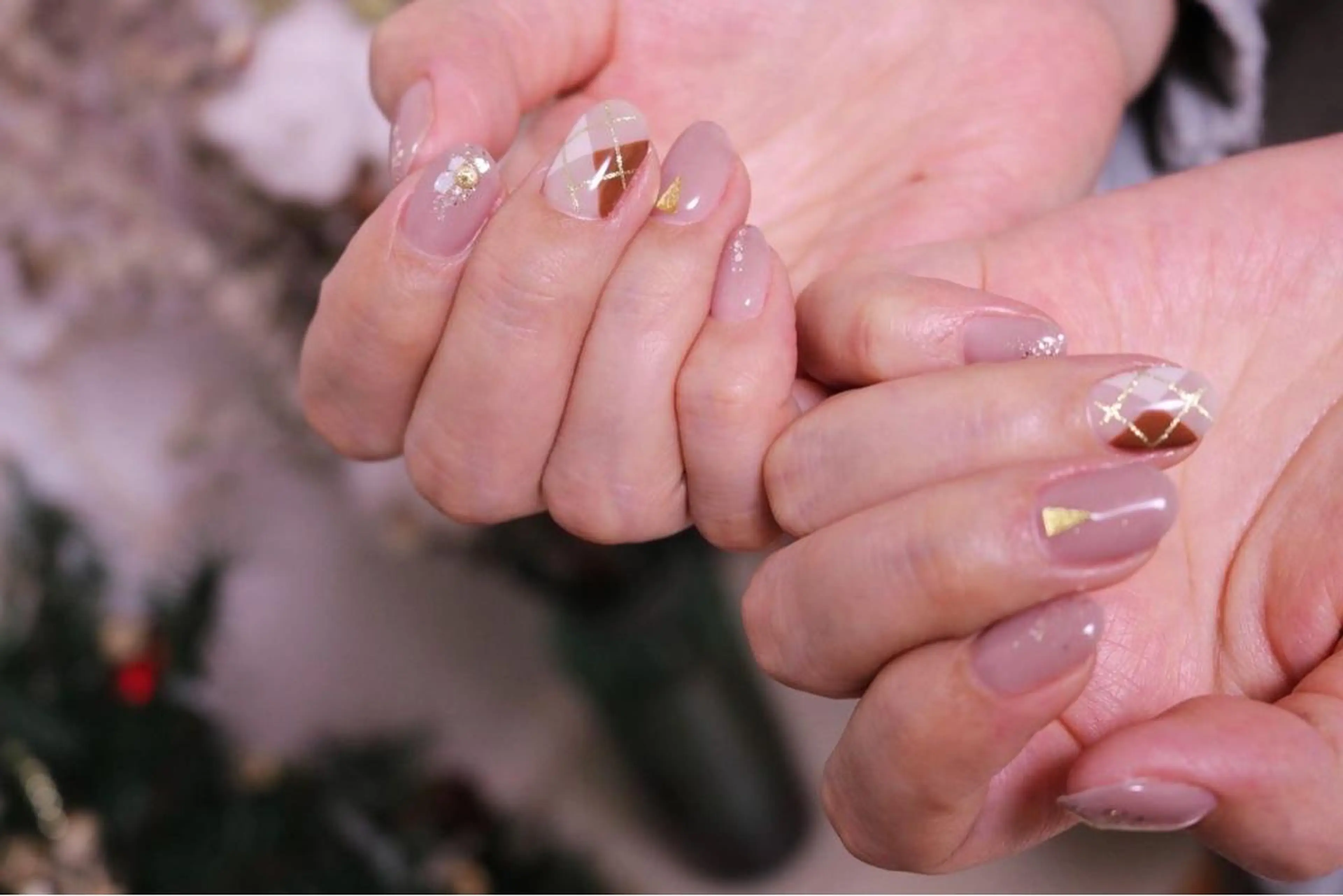 ネイル オーロラネイル 長さ出し ジェルネイル 韓国ネイル 持ち込み ハンドネイル MH Nailのネイルデザイン