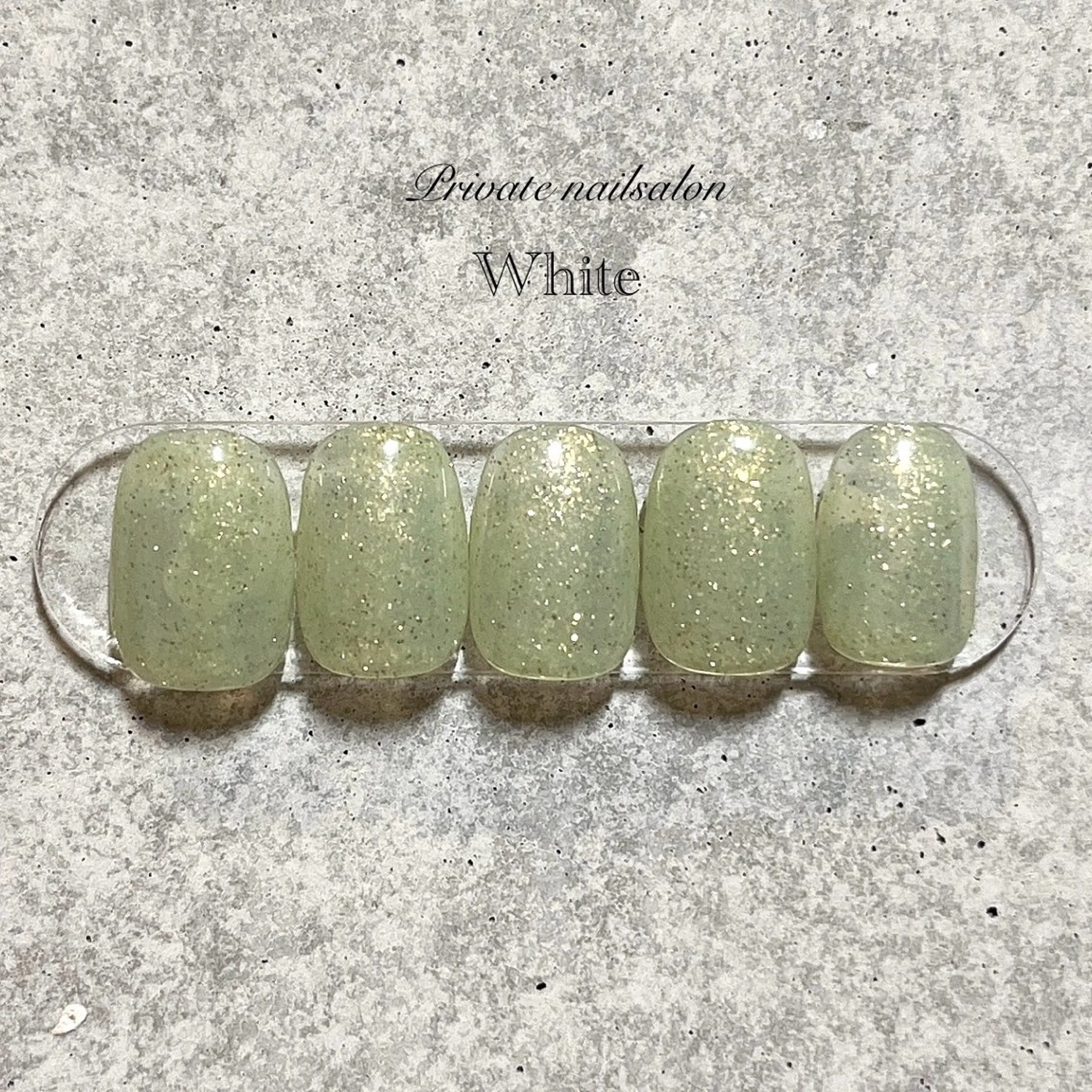 ネイル グリーン キラキラネイル マグネットネイル ニュアンスネイル 夏ネイル ハンドネイル SAKASHITA KEIのネイルデザイン