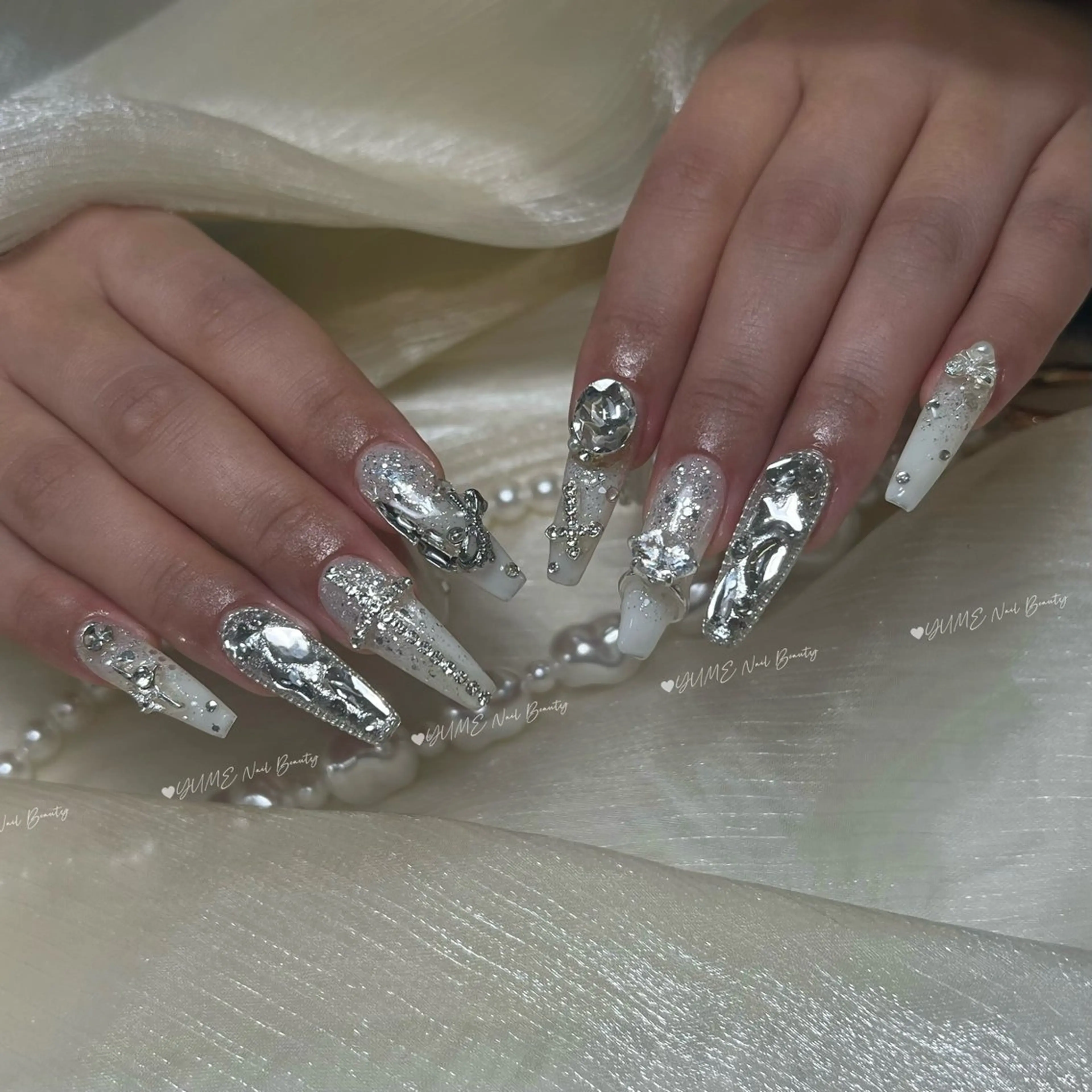 ミディアム ハンドネイル YUME Nail Beautyのネイルデザイン