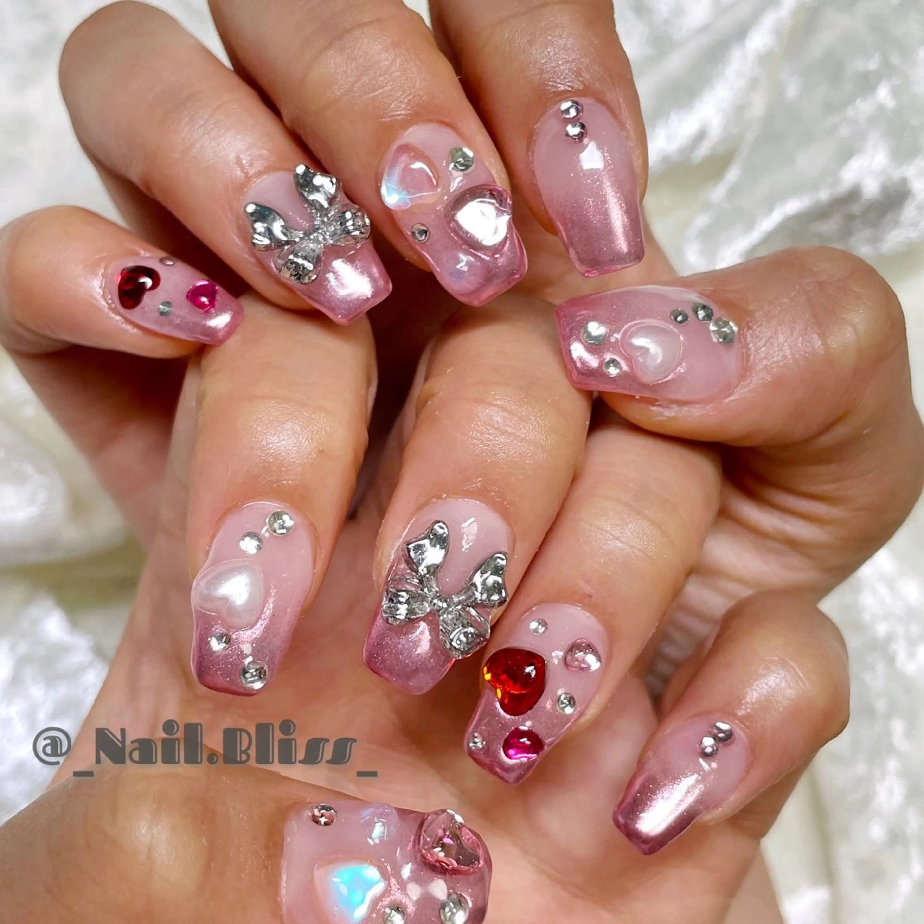 ネイル ミラーネイル 持ち込み ハンドネイル NAIL BLISSのネイルデザイン