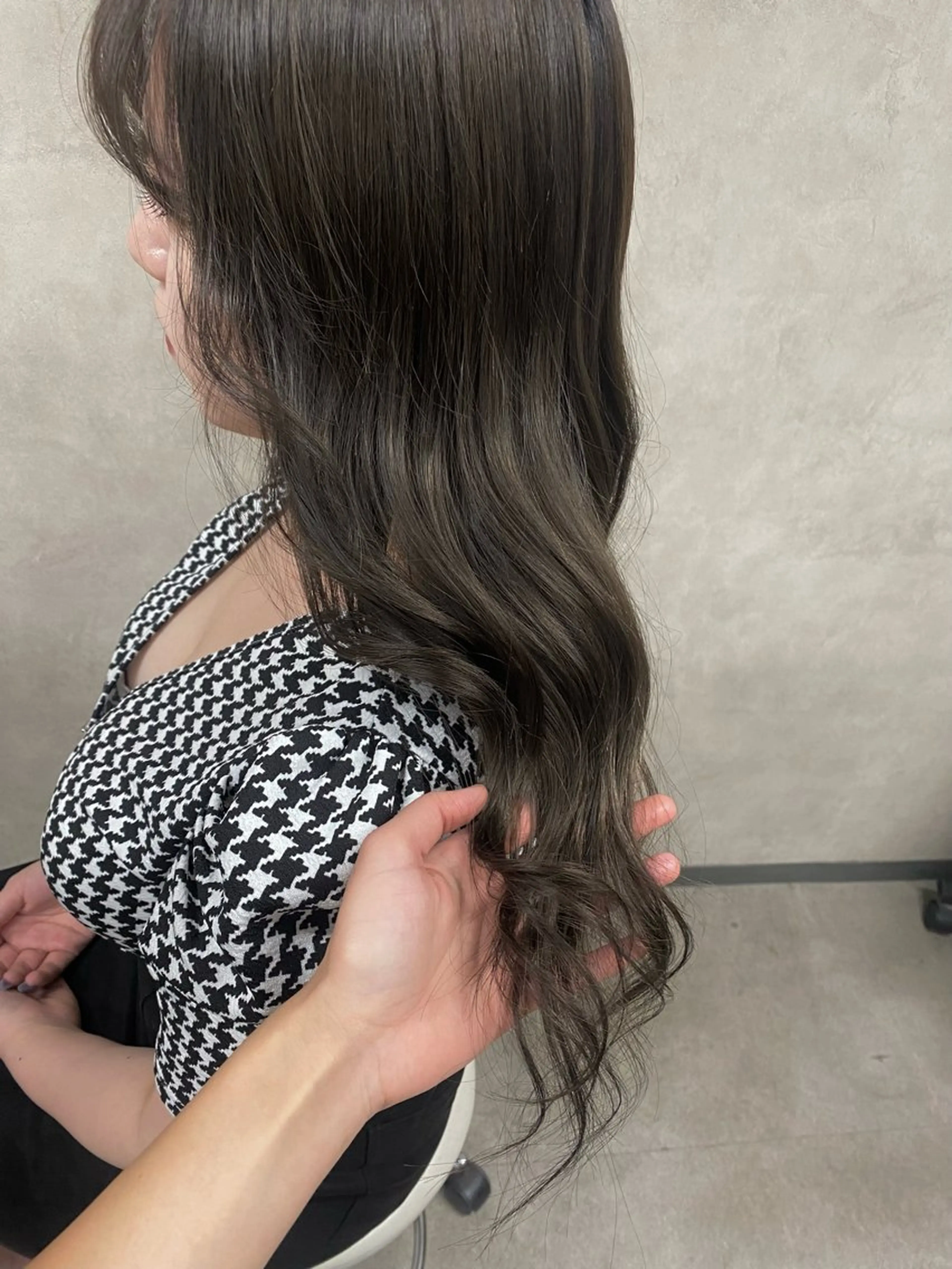 ロング カラー 透明感カラー グレージュ 韓国風ヘア eyelash  salon Lien所属・衣笠 結愛のマツエク・マツパデザイン