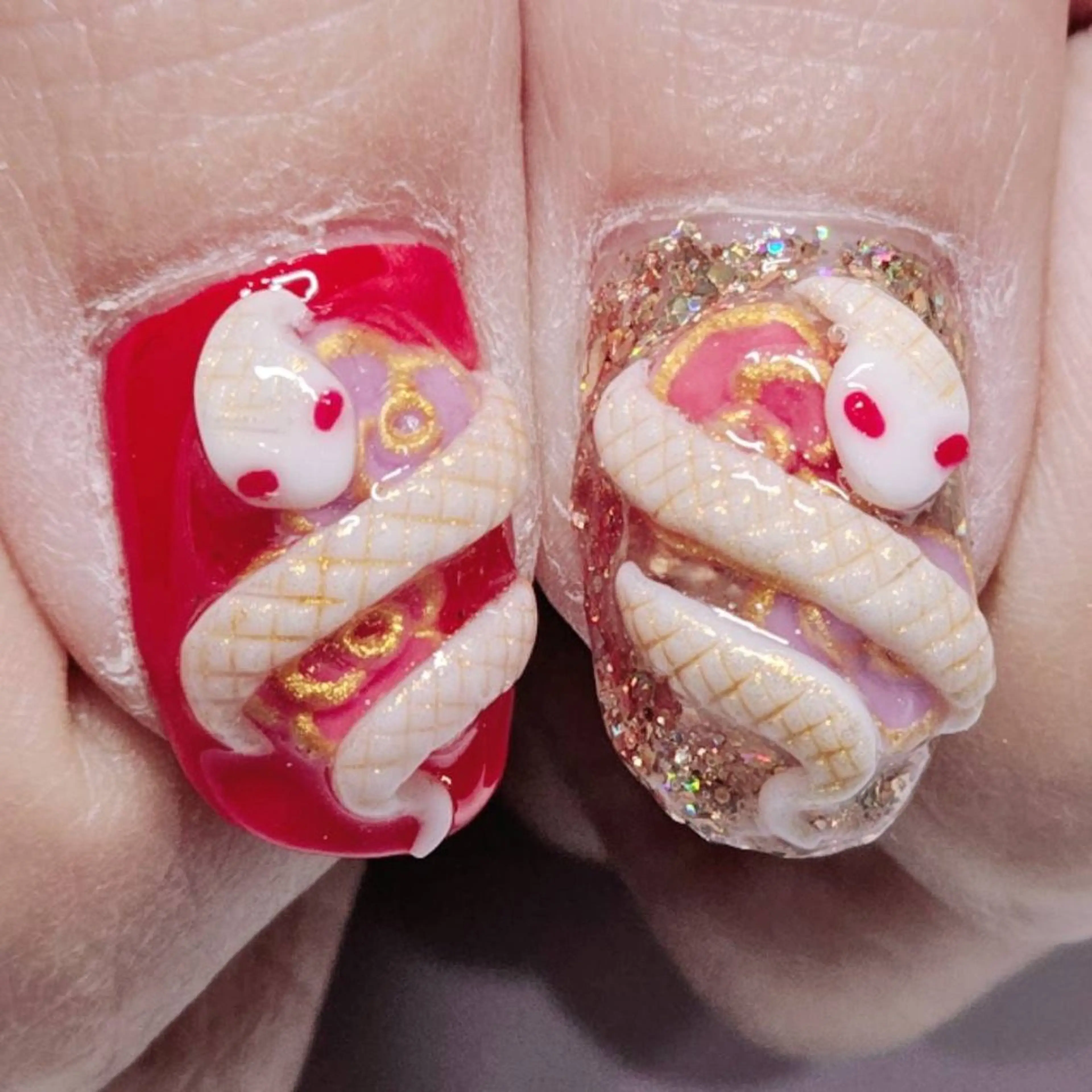 ネイル アートネイル ゴールド ホログラムネイル ラメ(グリッター) 赤色 ハンドネイル よしだ ひろきのネイルデザイン