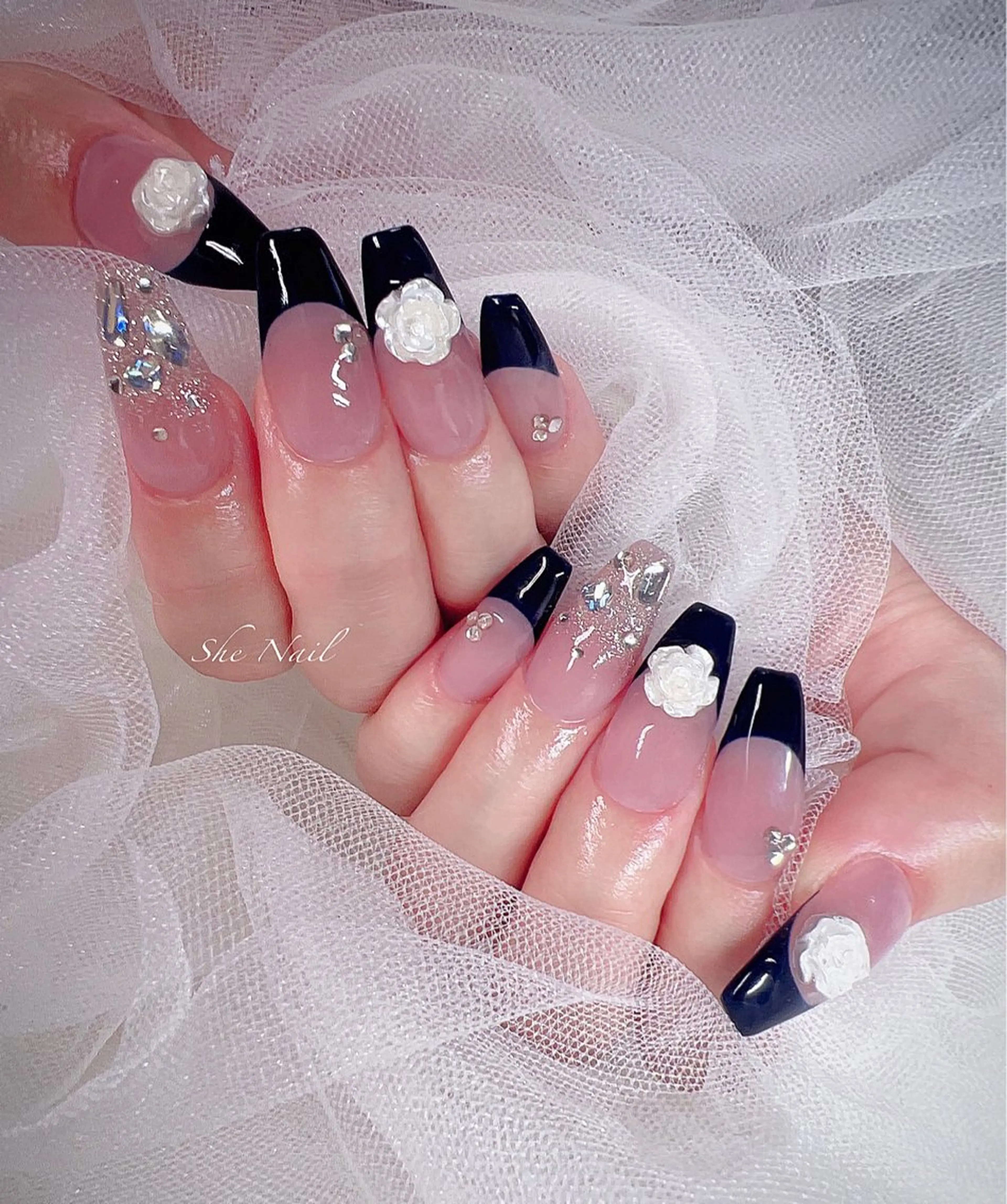 ネイル チークネイル 長さ出し フレンチネイル ガラスフレンチ マグネットネイル ハンドネイル She   Nail所属・ISA_ BELLAのネイルデザイン