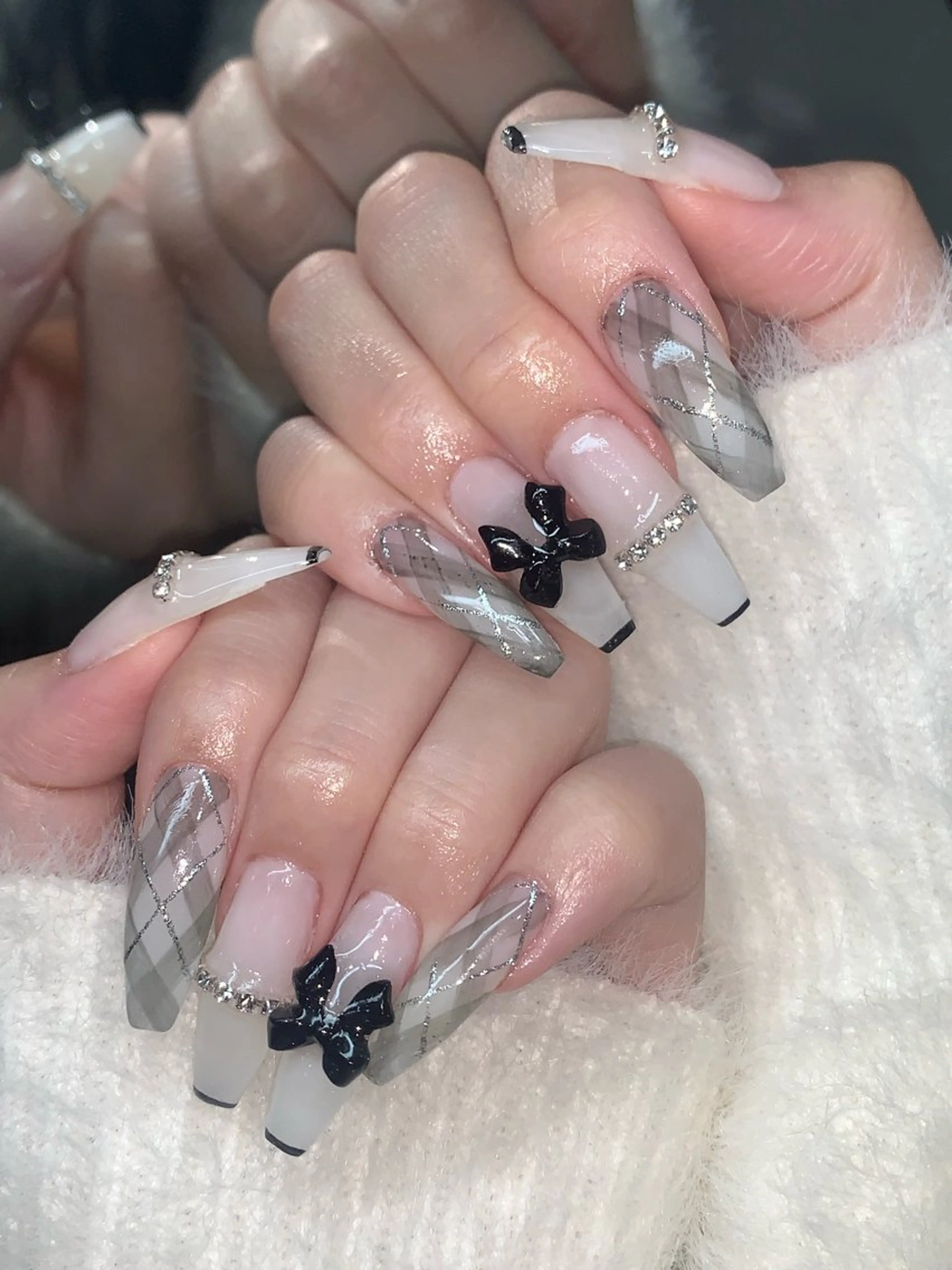 ネイル ハンドネイル NES NAIL所属・さゆり￤推しキャラ ￤ロングネイル🩷のネイルデザイン