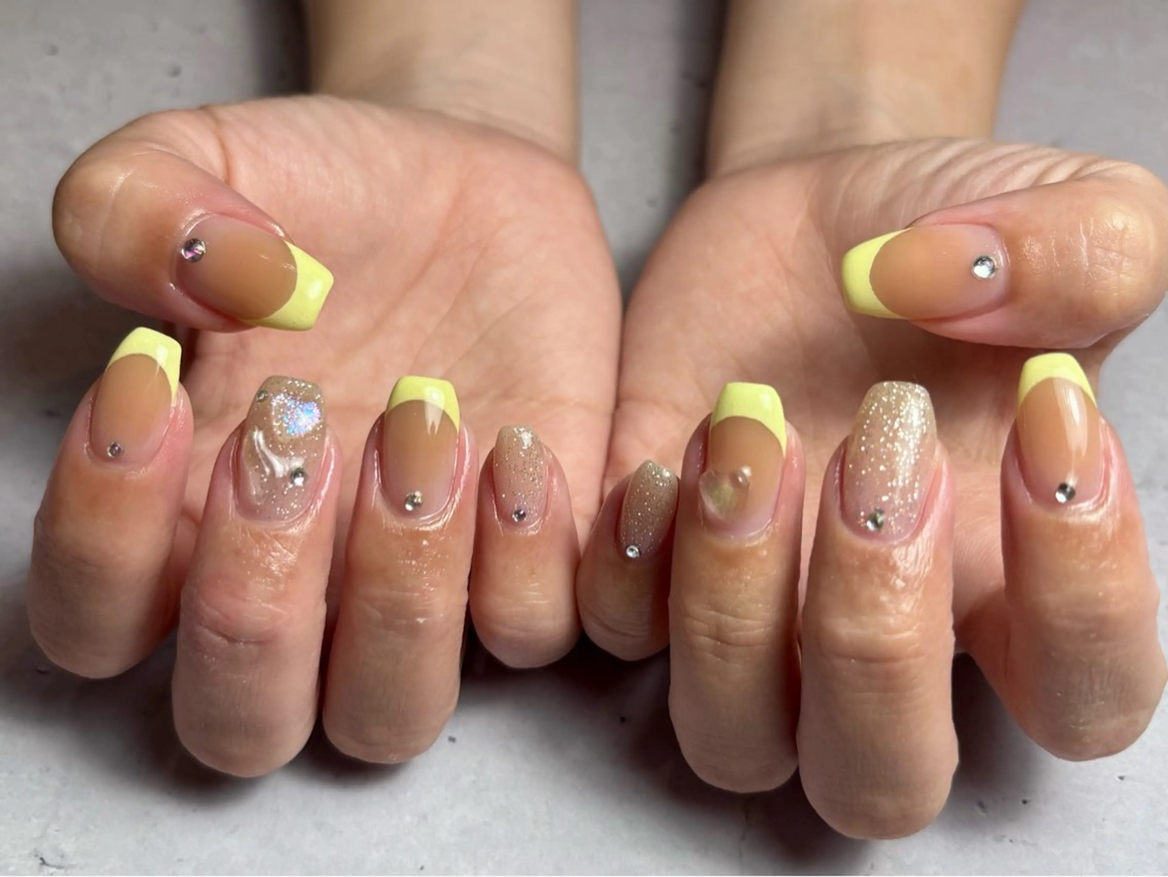 ネイル チークネイル フレンチネイル ハンドネイル kupu所属・ネイルサロン kupuのネイルデザイン