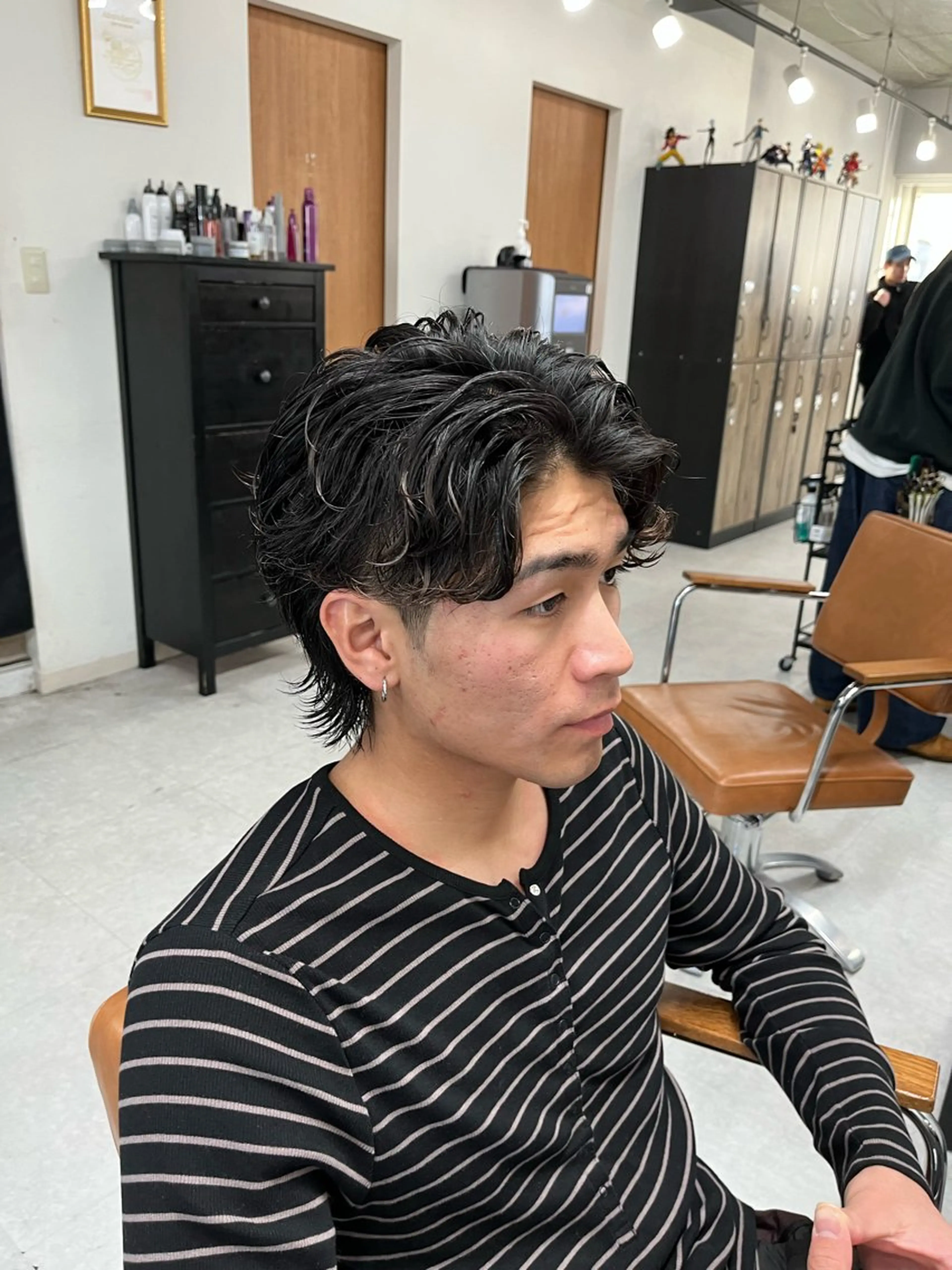 ショート カラー パーマ メンズ フェザーパーマ メンズパーマ メンズウルフカット ウルフカット カット ヘアカラー パーマ 縮毛矯正 ヘッドスパ ヘアセット メンズ特化/パーマ /フェード/洋輔のヘアスタイル