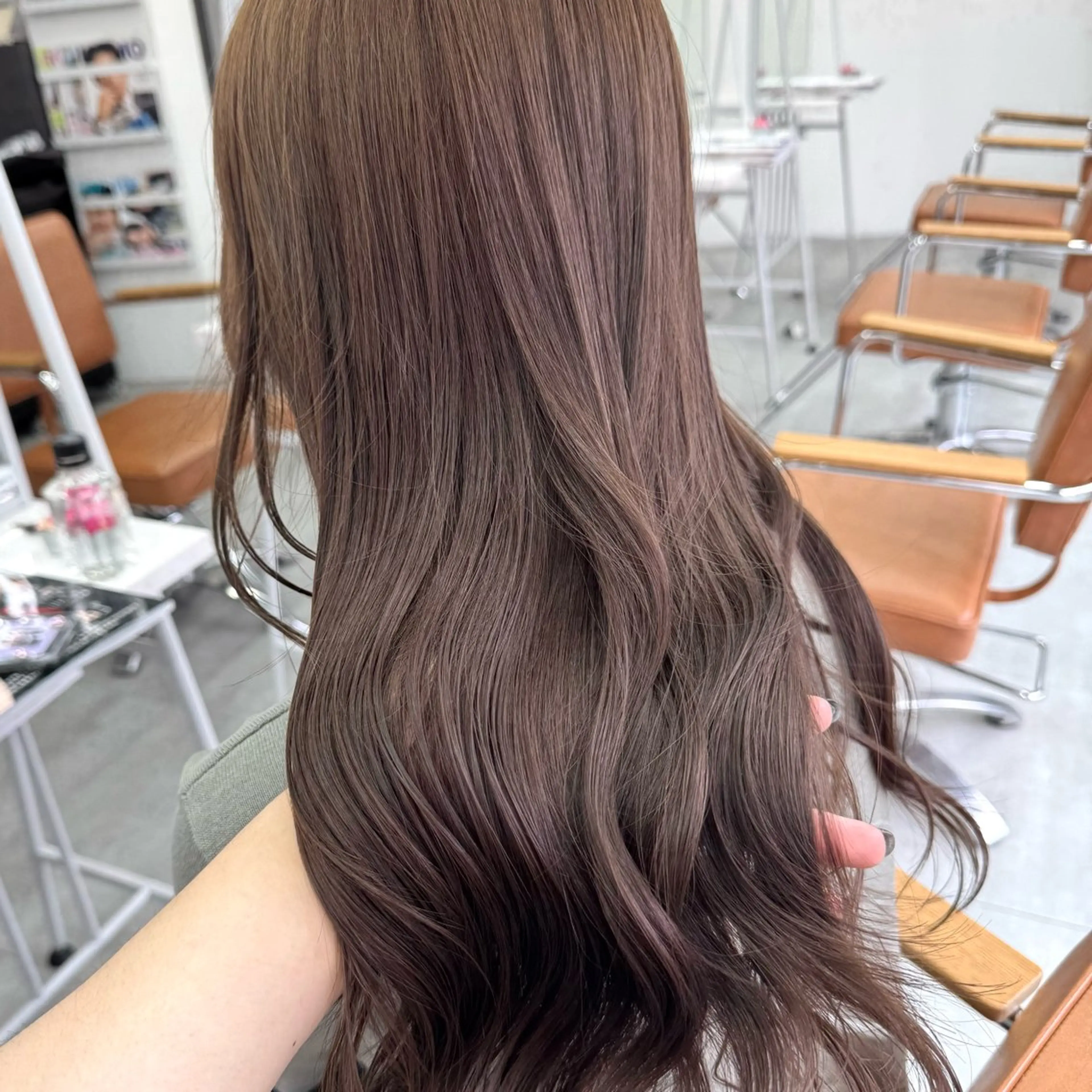 ロング カラー ヘアアレンジ ヘアカラー ブリーチなしカラー /ベージュ/安形翔のヘアスタイル