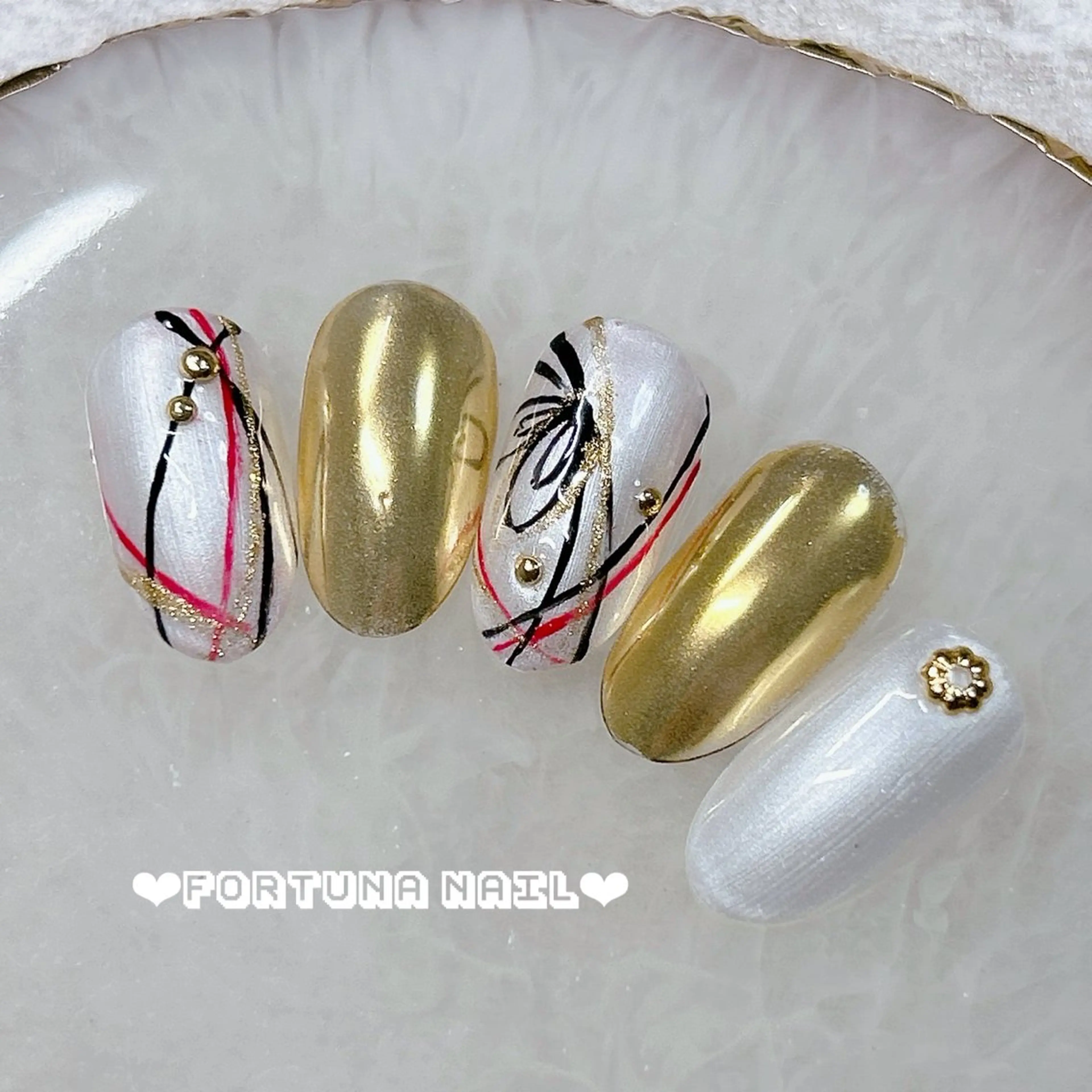 ネイル アートネイル 成人式 Nail •Head スパFortunaのネイルデザイン