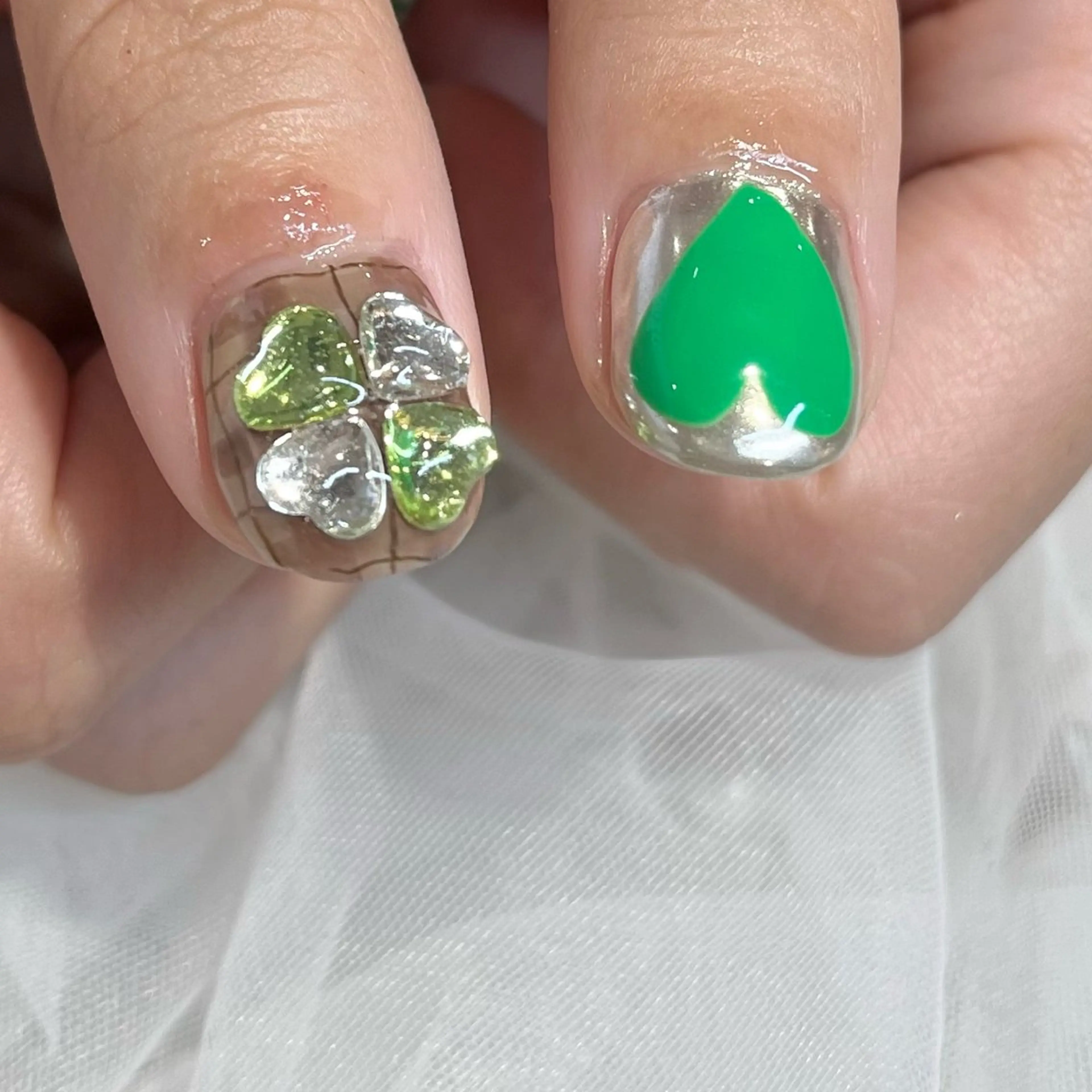 ネイル ハンドネイル 内田 里穂のネイルデザイン