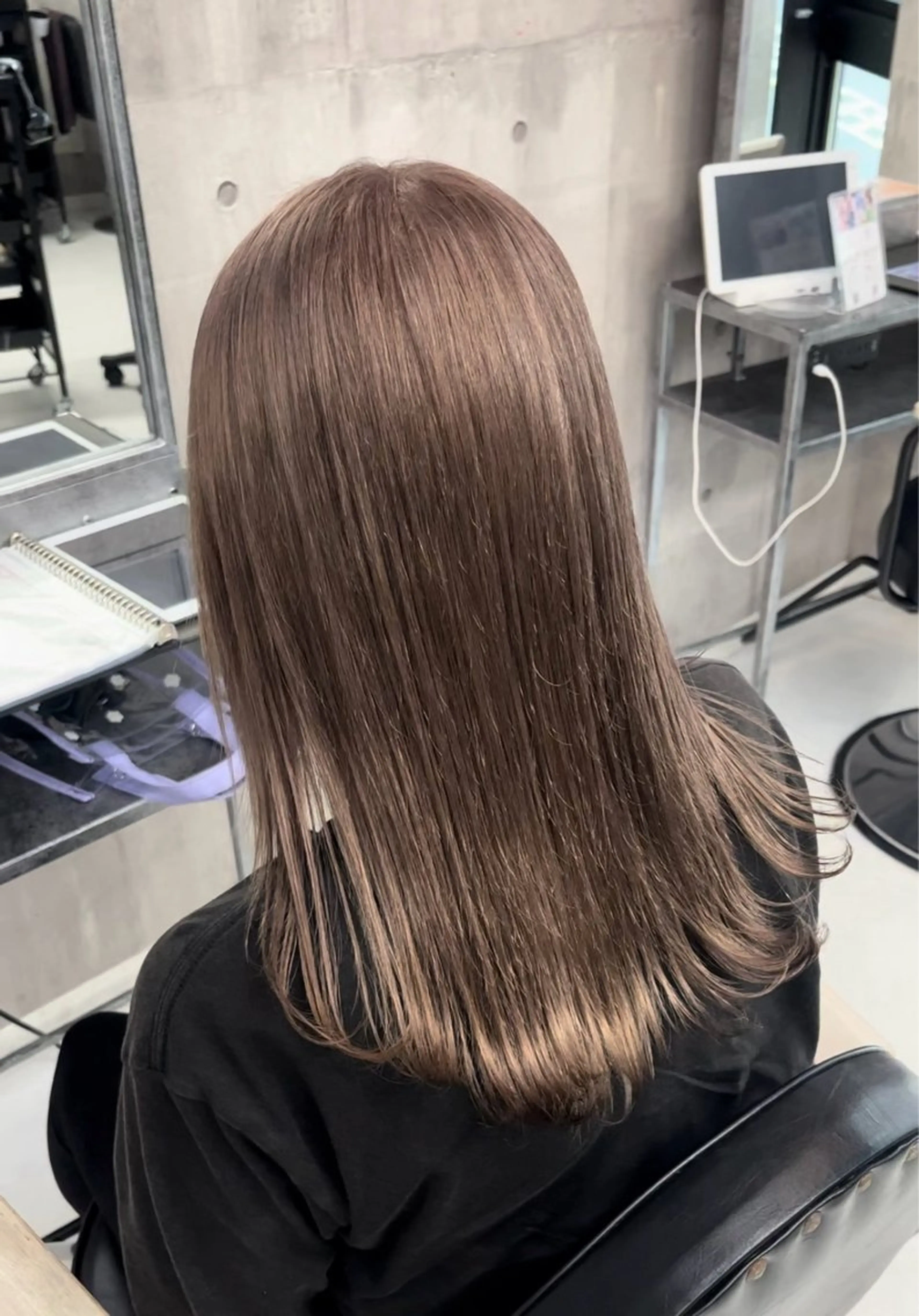 ミディアム カラー アッシュ グレージュ メンズ特化/パーマ/ 骨格矯正カット/真人のヘアスタイル