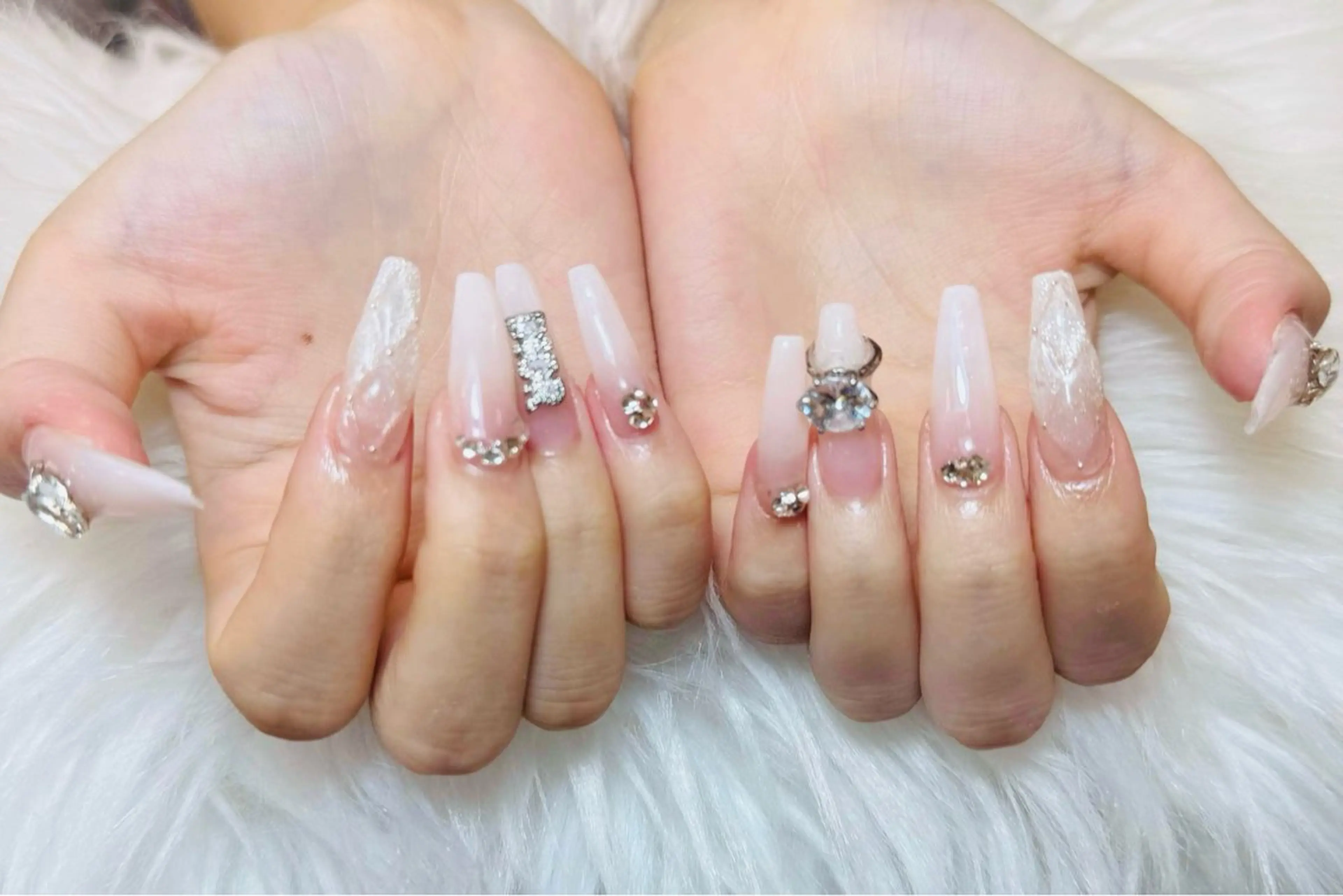 ネイル チークネイル 長さ出し フットネイル マグネットネイル 持ち込み ANH NAIL ゴテゴテ専門店💎のネイルデザイン