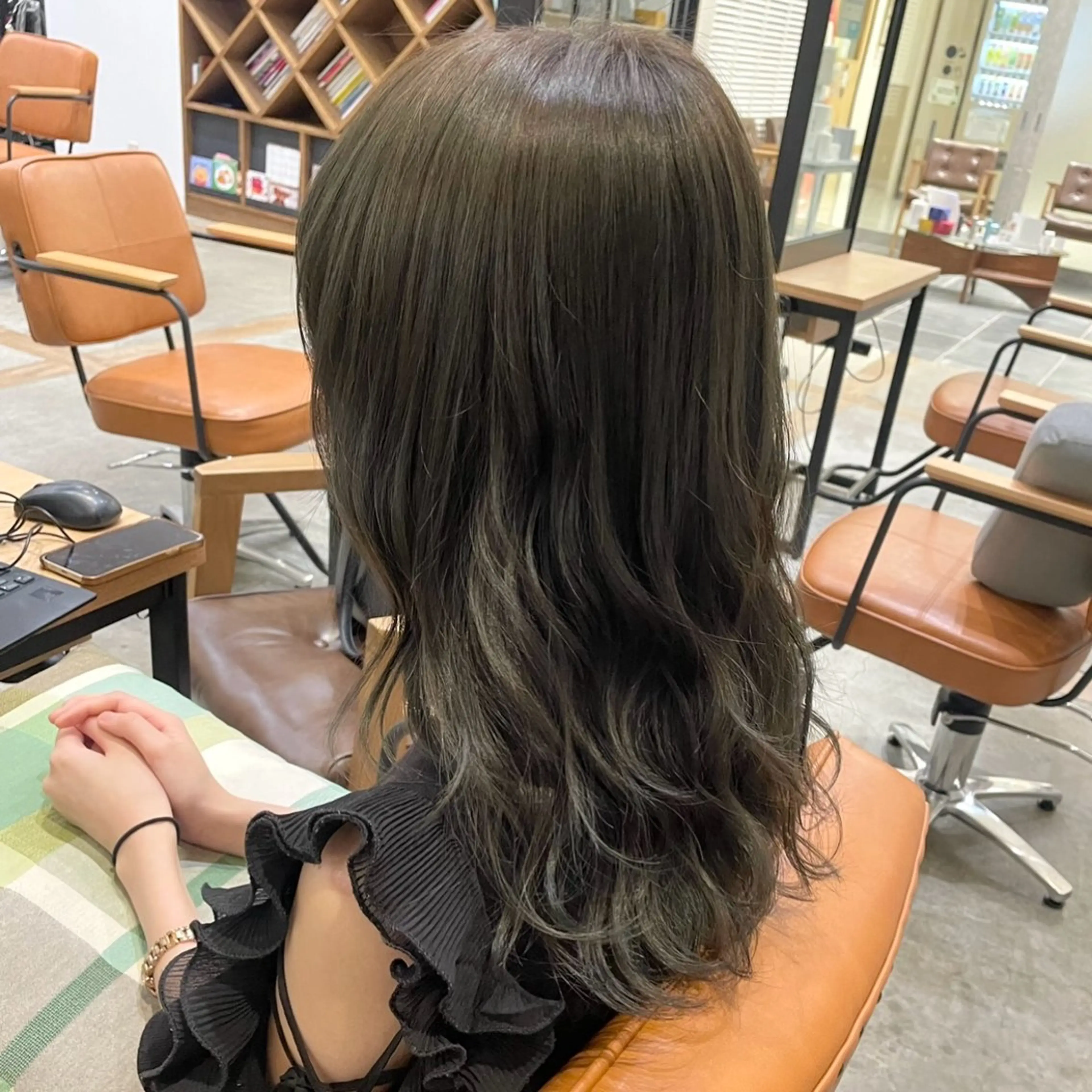 カラー 🍒ばばみさき/ マンツーマン施術🍒のヘアスタイル