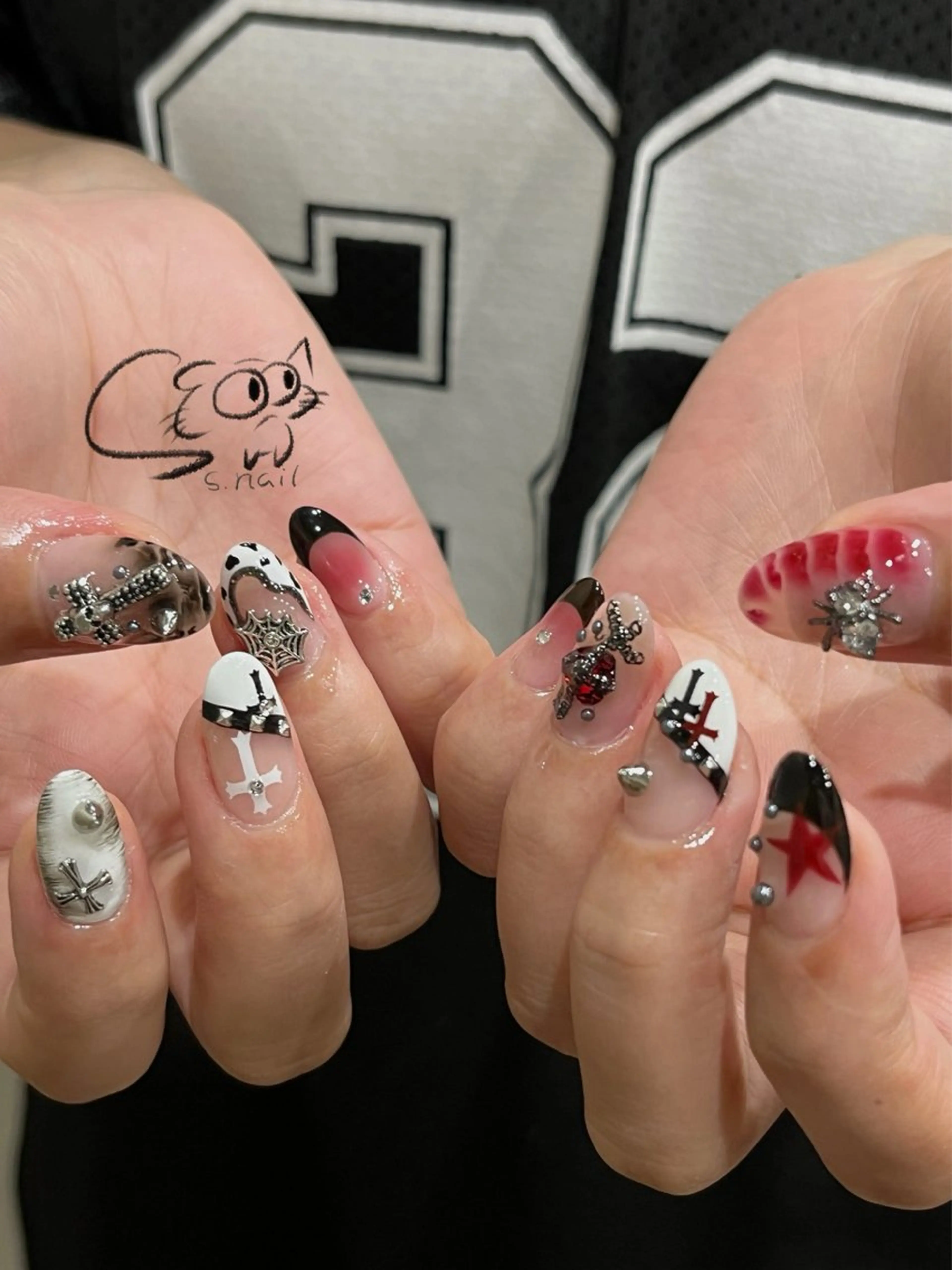 ネイル チークネイル フレンチネイル グラデーション マグネットネイル ワンカラーネイル ハンドネイル S.nail所属・S.nail _のネイルデザイン