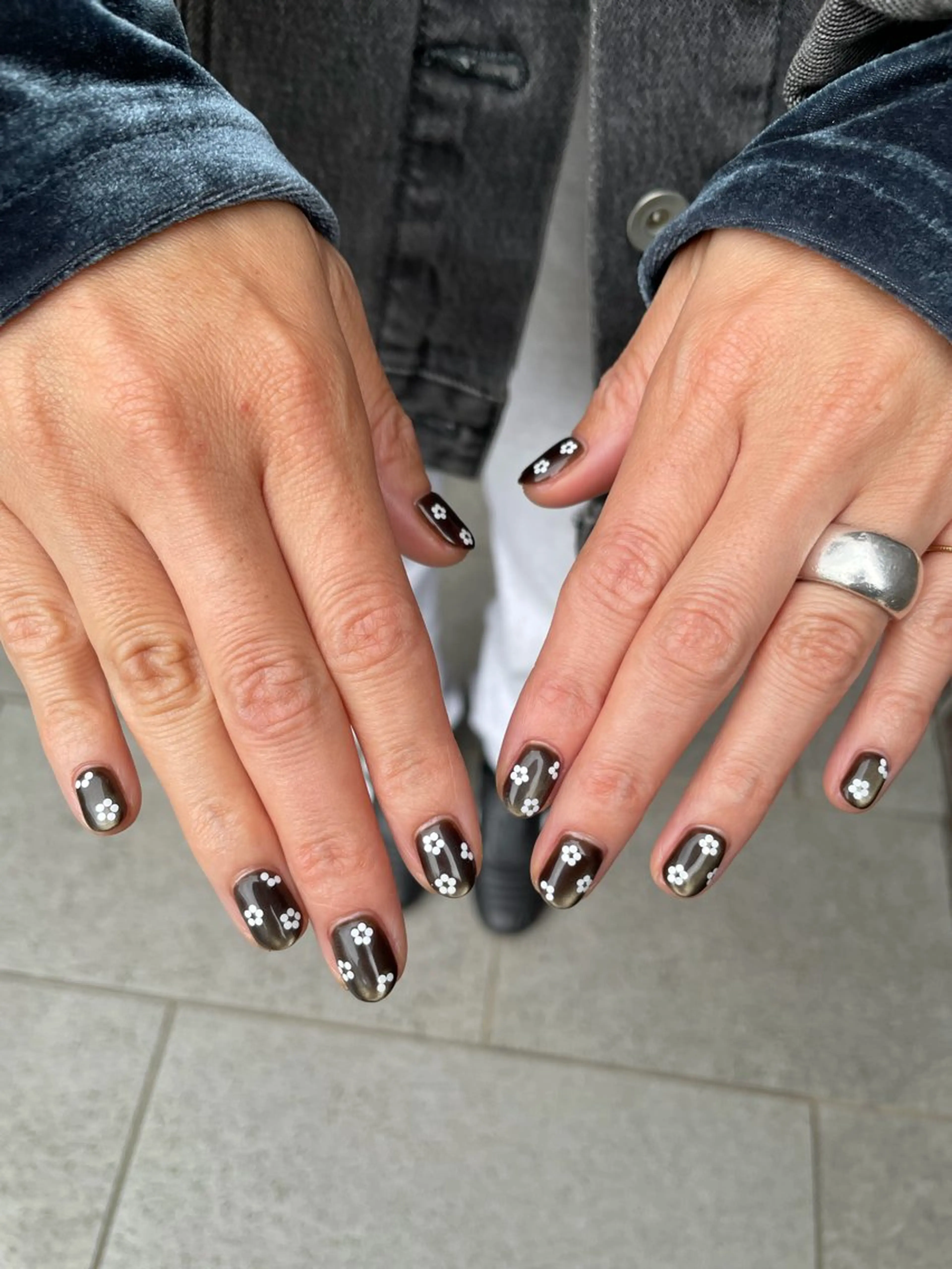 ネイル ホログラムネイル マグネットネイル little_izm 〜リトルイズム〜のネイルデザイン