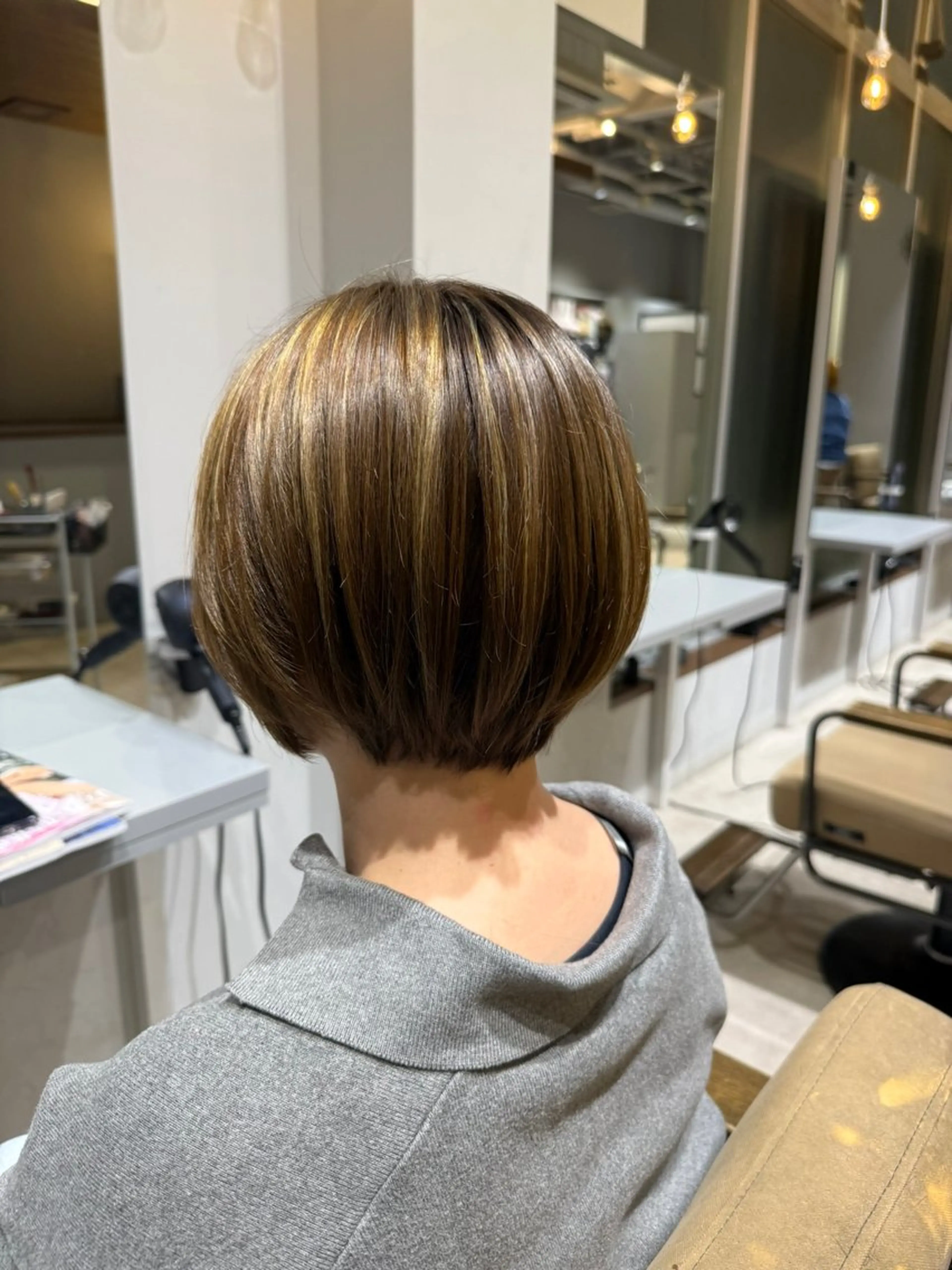 ショート カラー ハイライトカラー ハイライト ショートヘア カット パーマ トリートメント 石原圭悟 /ショート/艶カラーのヘアスタイル