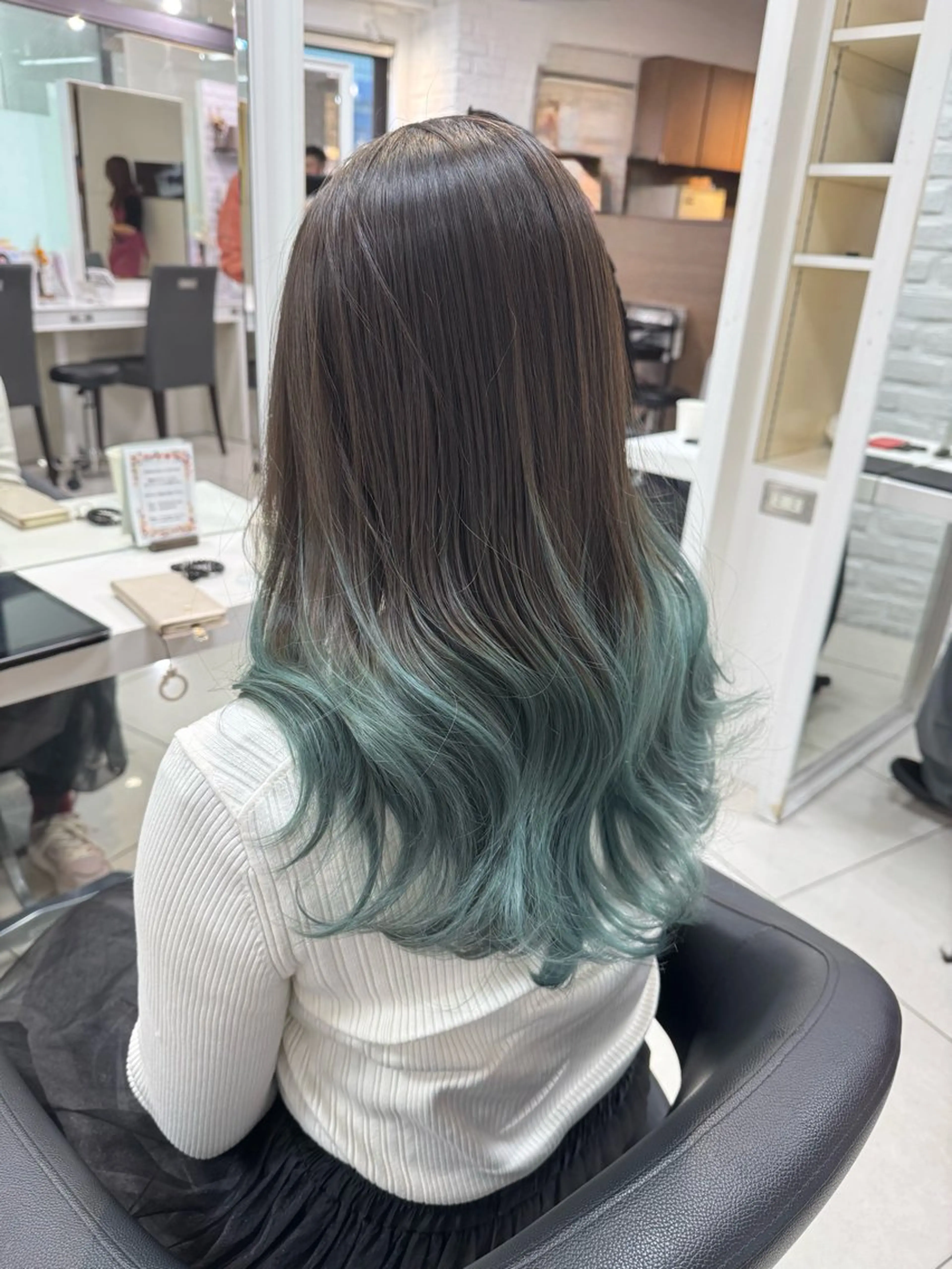 ロング カラー ブリーチ グラデーションカラー カット ヘアカラー トリートメント 【予防美容特化】 kasumi🌷🌷のヘアスタイル