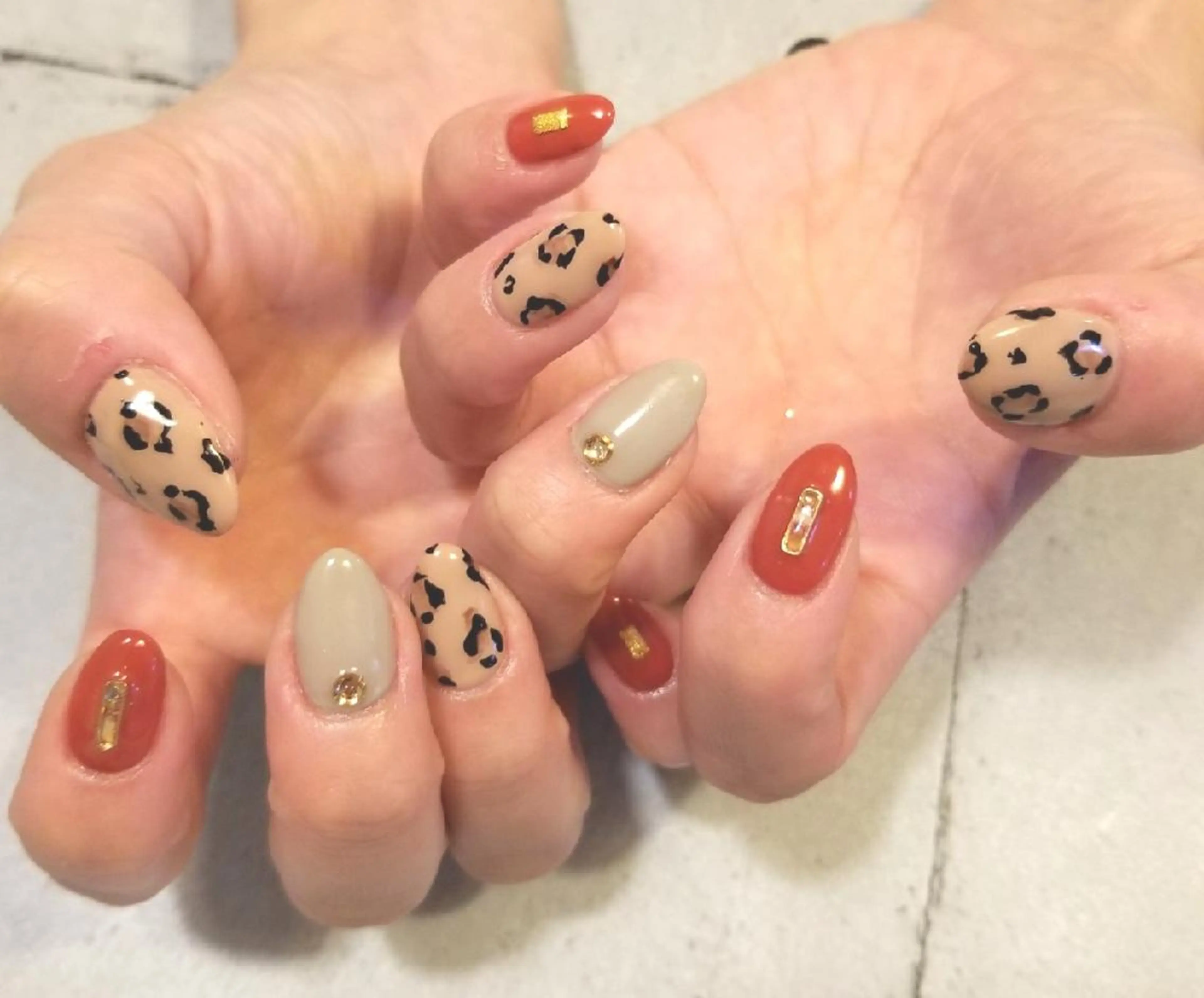 ネイル アニマル柄 nailatelier nijiiro.所属・nijiiro🌈 サトウのネイルデザイン