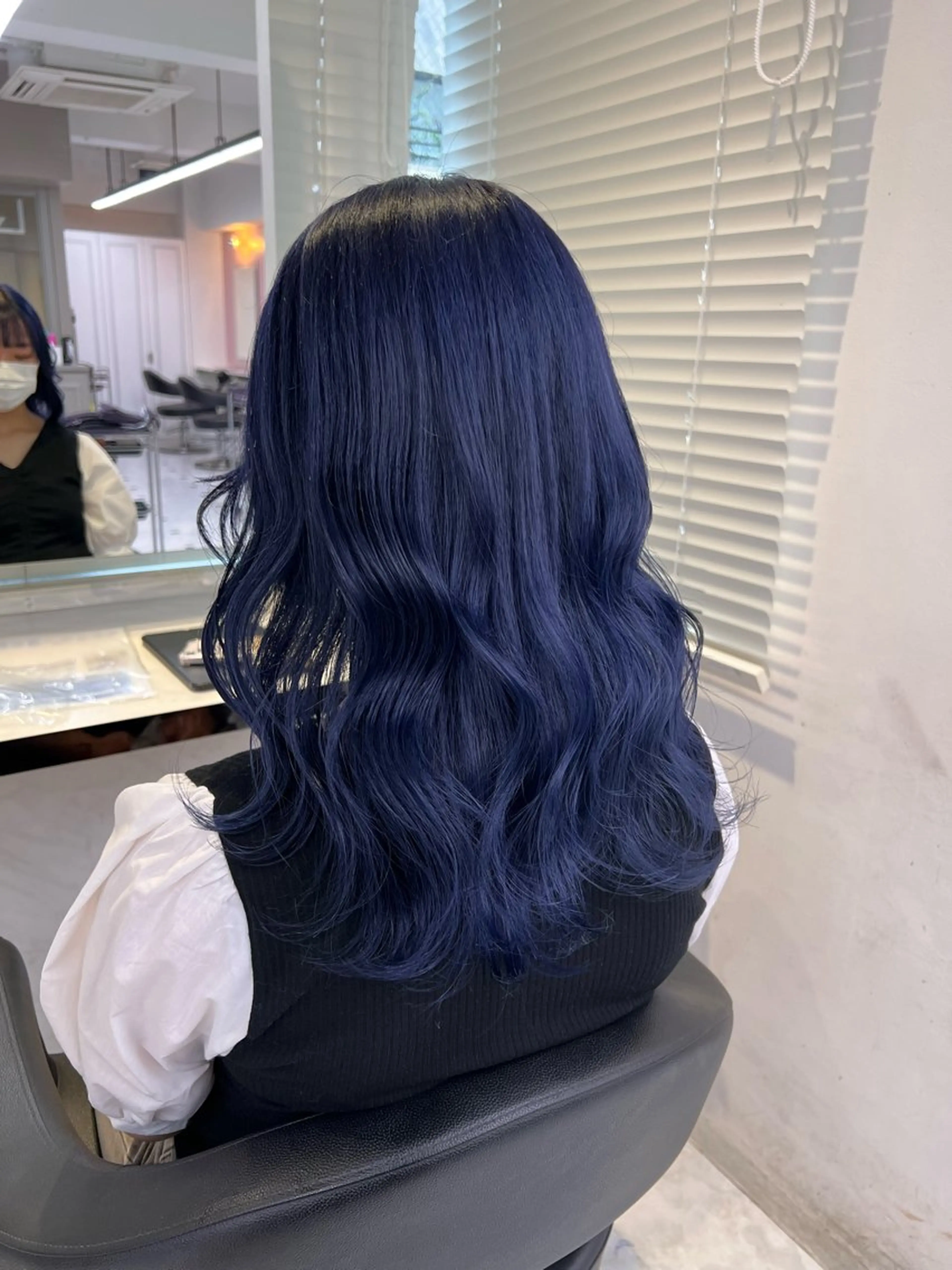 セミロング カラー ヘアアレンジ ブルーカラー 💕上野美容師☁ ブリーチ💖サワのヘアスタイル