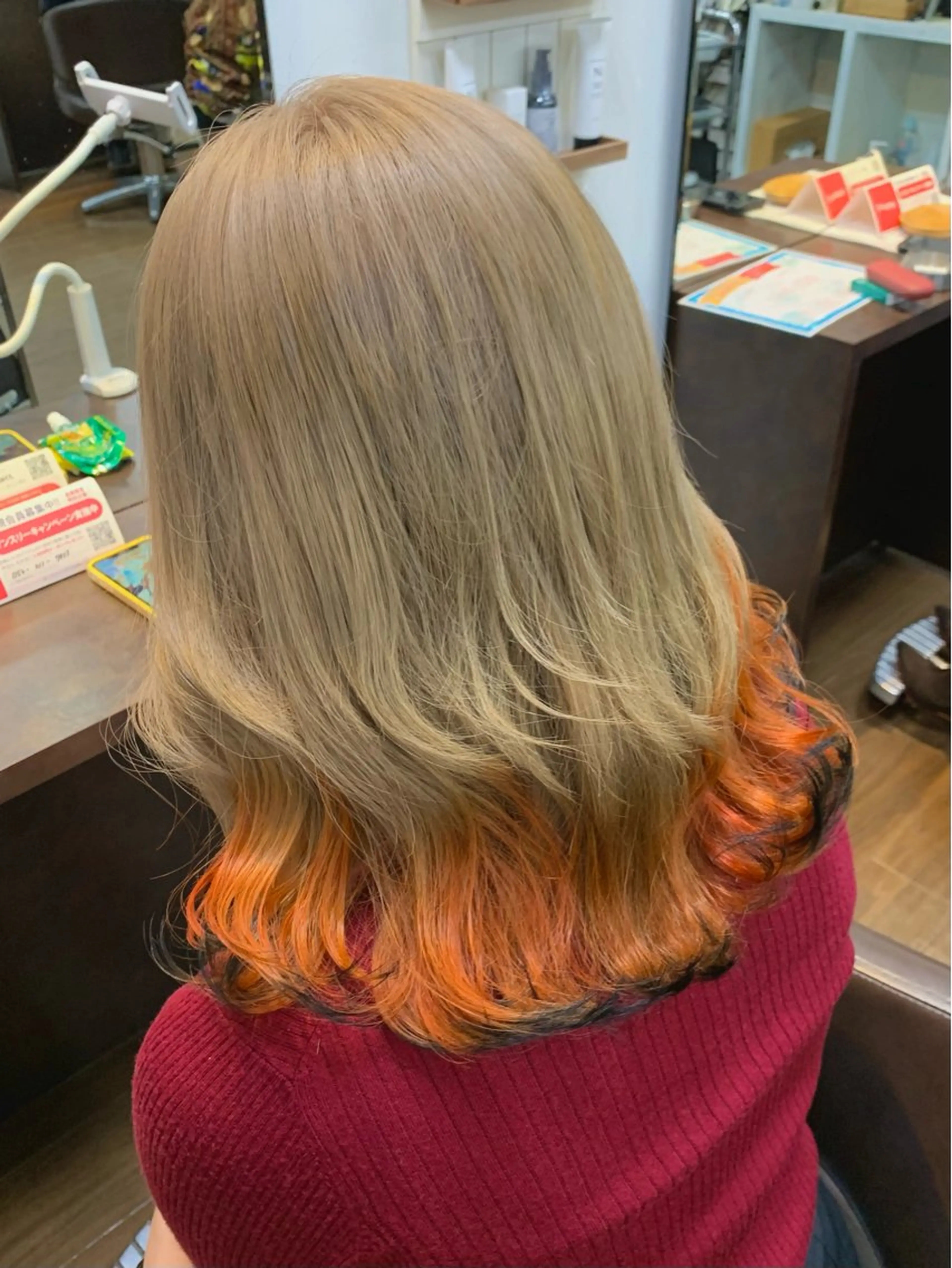 ミディアム カラー ベージュカラー 黒髪 デザインカラー 狐カラー ミルクティーベージュ 小笠原 菜緒のヘアスタイル