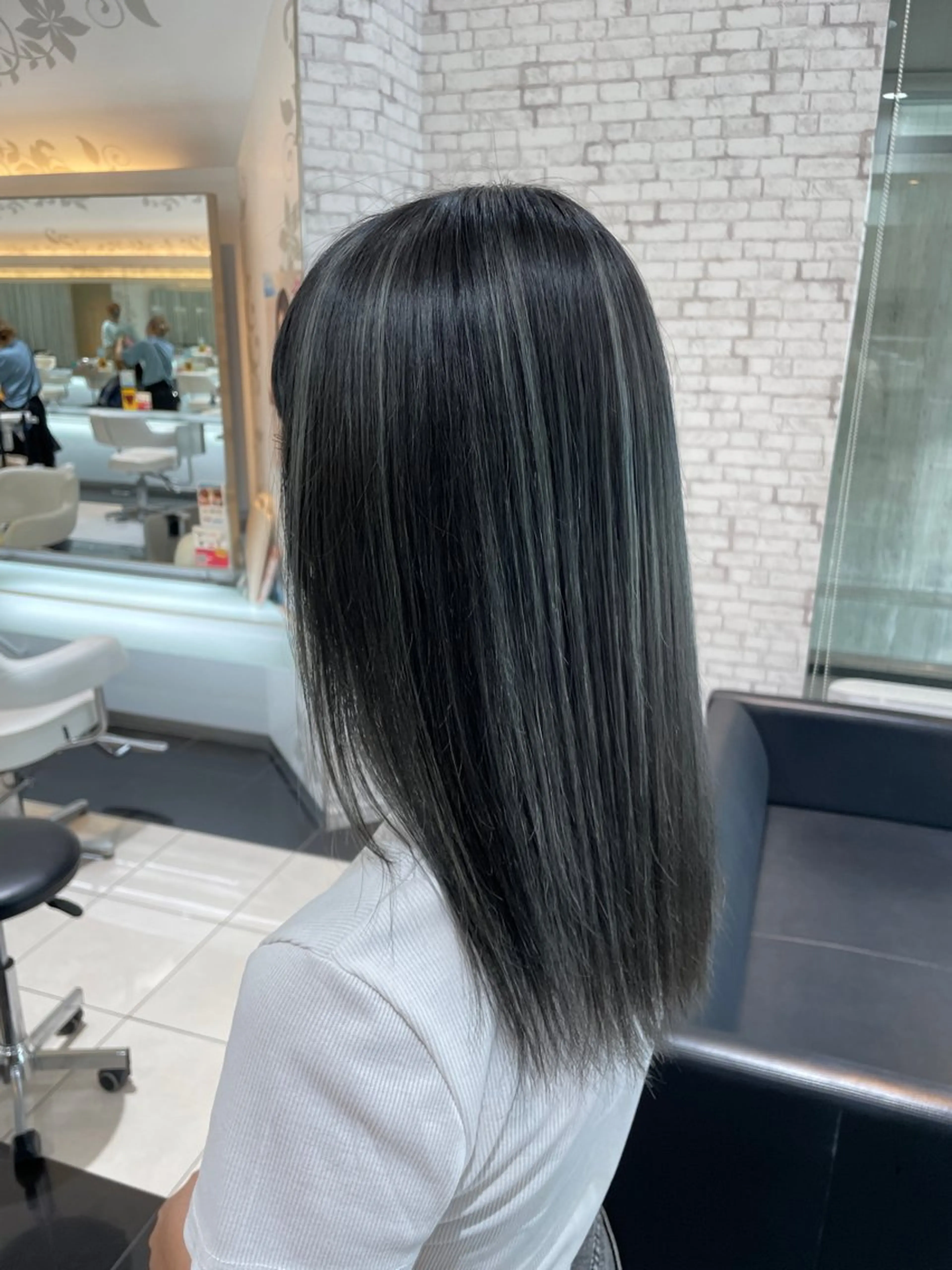 セミロング カラー ハイライトカラー ハイライト ヘアカラー トリートメント 低ダメージ特化🌱 佐野優斗のヘアスタイル