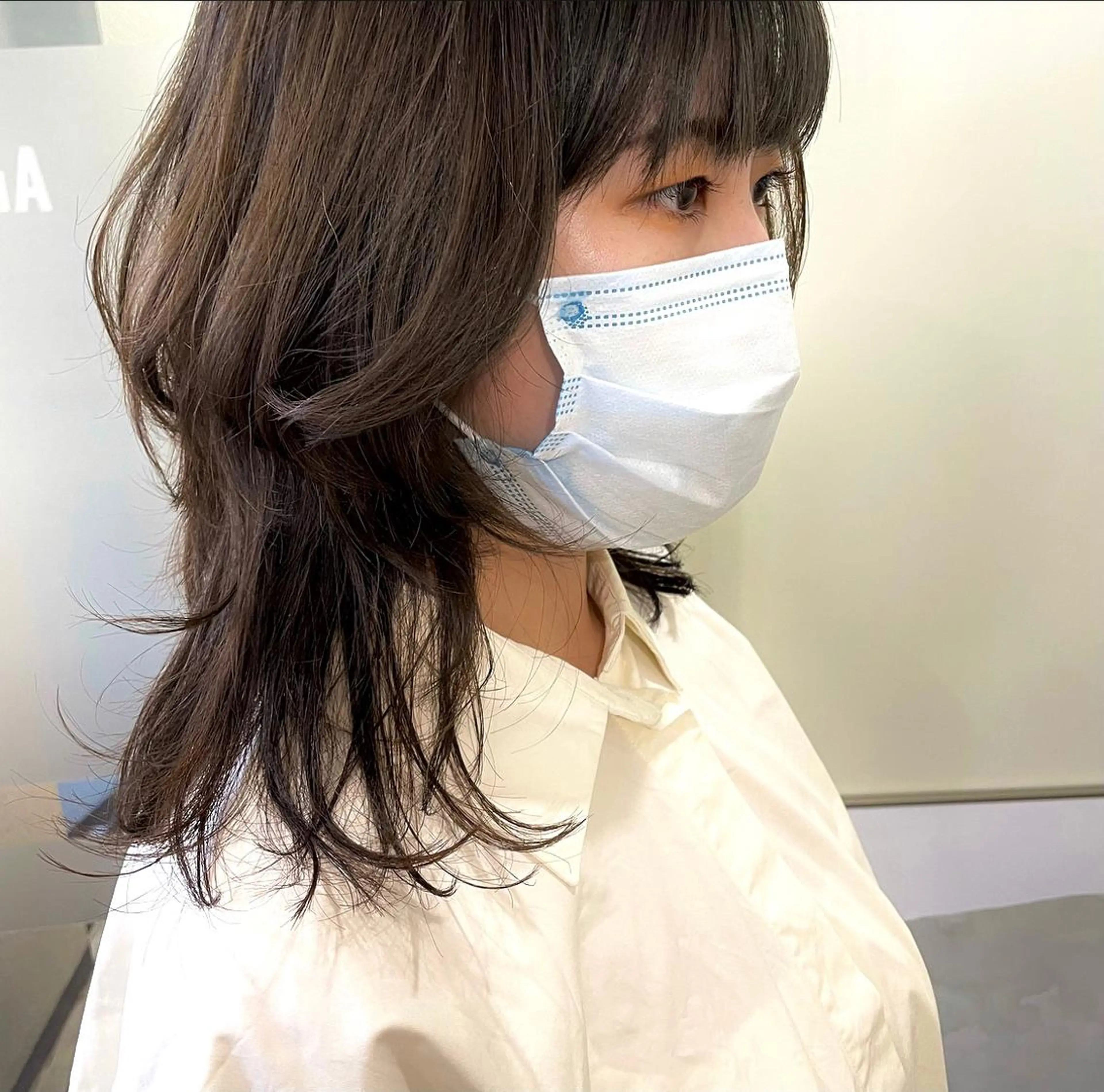 セミロング カラー ベージュカラー オリーブベージュ レイヤーカット カット ヘアカラー Anytime所属・はるか 💐 お悩み改善美容師のヘアスタイル