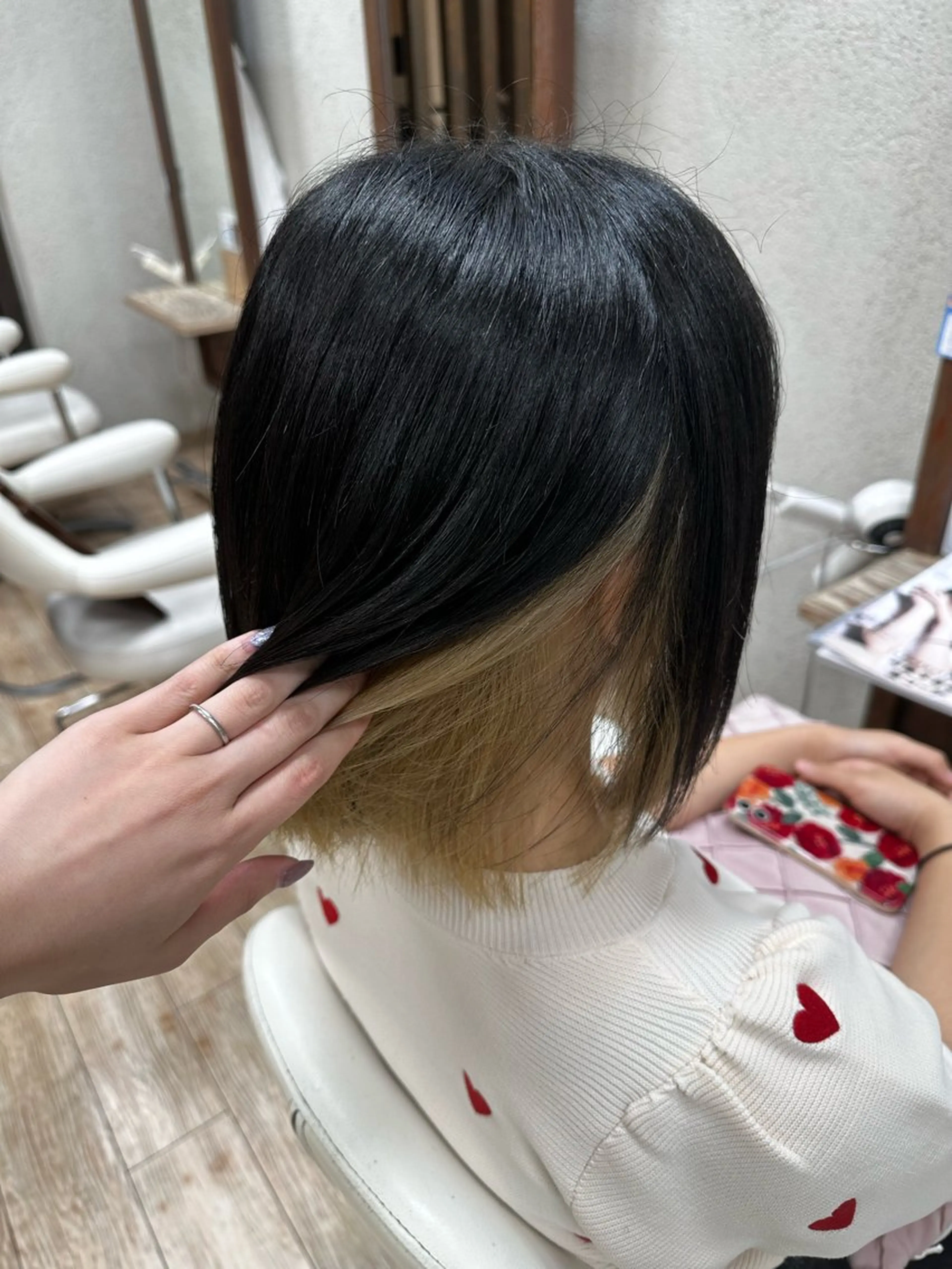 ショート カラー ベージュカラー ヘアカラー 阿部 美咲のヘアスタイル