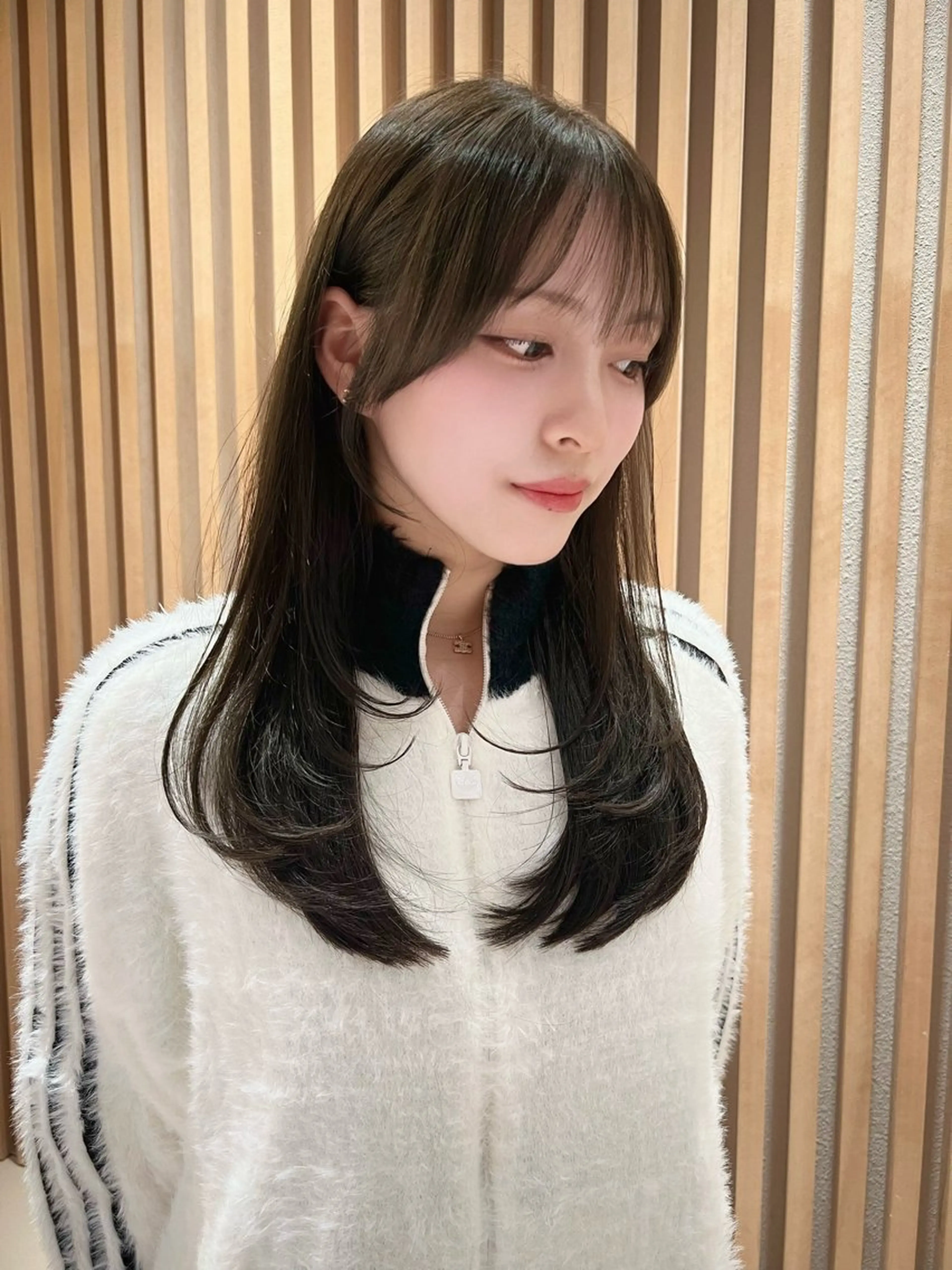 セミロング カラー カット ヘアカラー トリートメント レイヤー/韓国 ハイトーン興津史弥のヘアスタイル