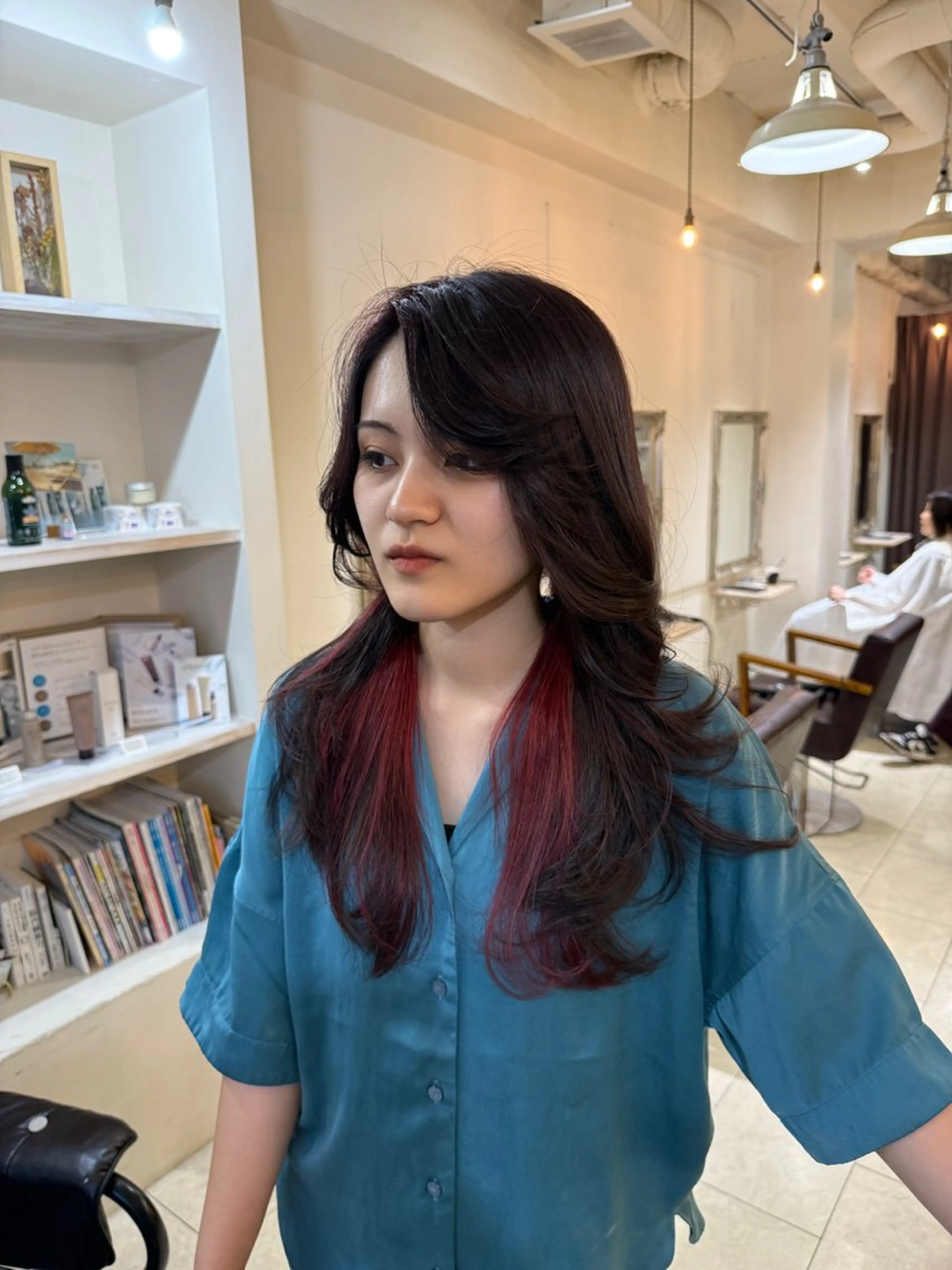 ロング カット Maho/海外 レイヤー/ハイトーンのヘアスタイル