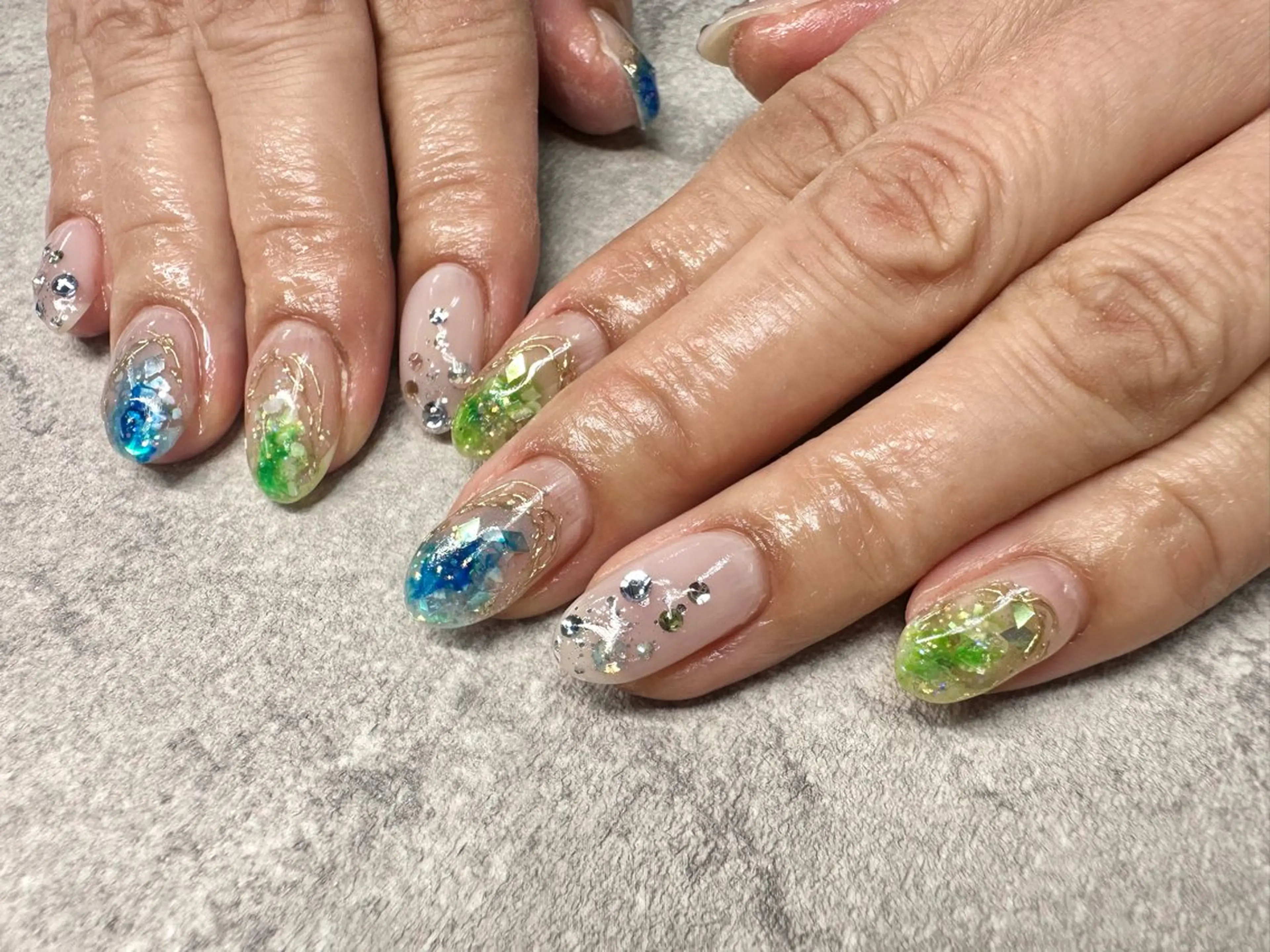 ネイル フットネイル フレンチネイル グラデーション キラキラネイル 韓国ネイル ハンドネイル 高多 瑠美のネイルデザイン