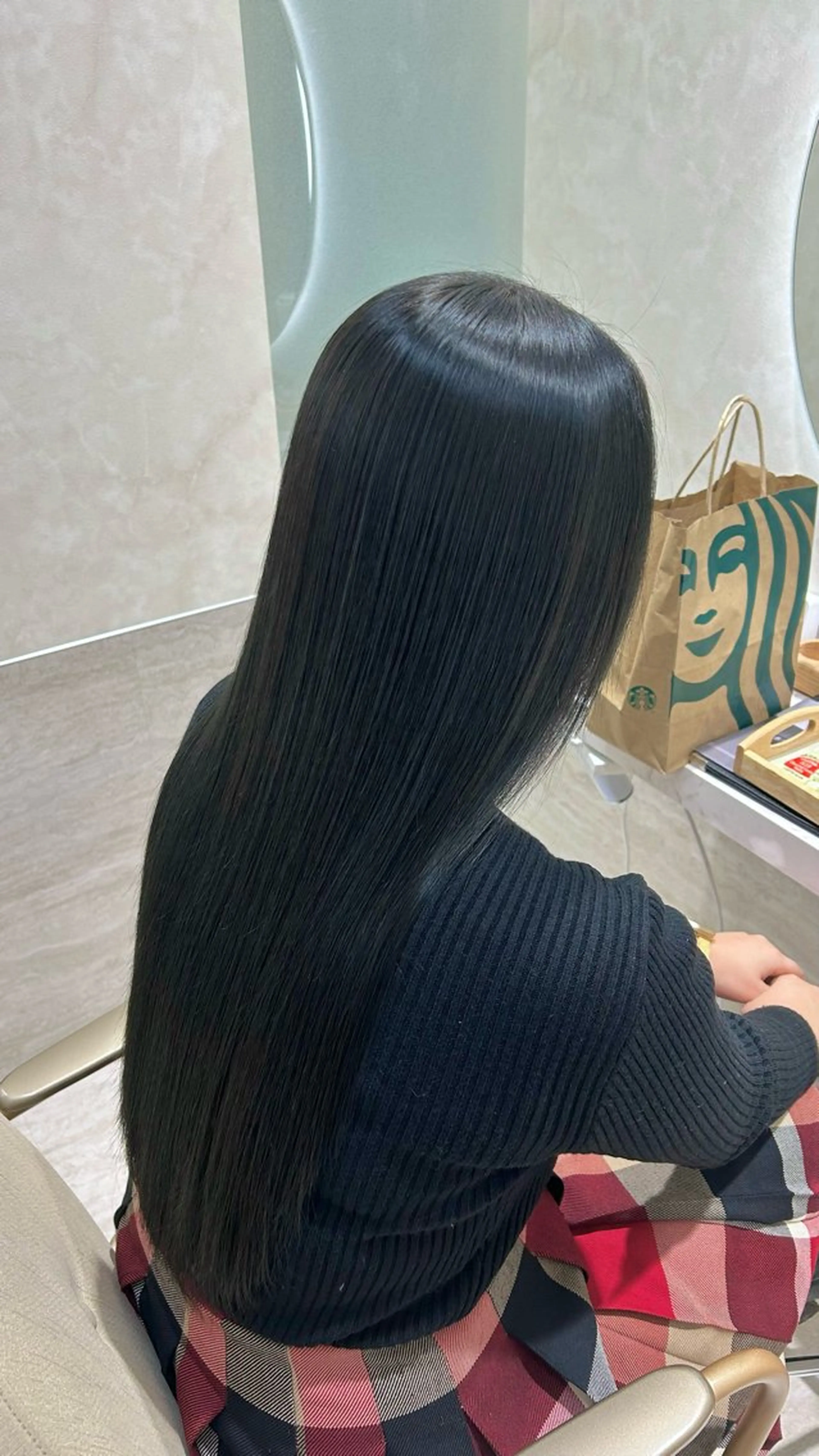 ロング カラー ショートボブ ベージュカラー ブリーチ ブラウンカラー 透明感カラー カット ヘアカラー トリートメント ヘッドスパ Eleanor枚方店 店長　飛鳥　薫のヘアスタイル