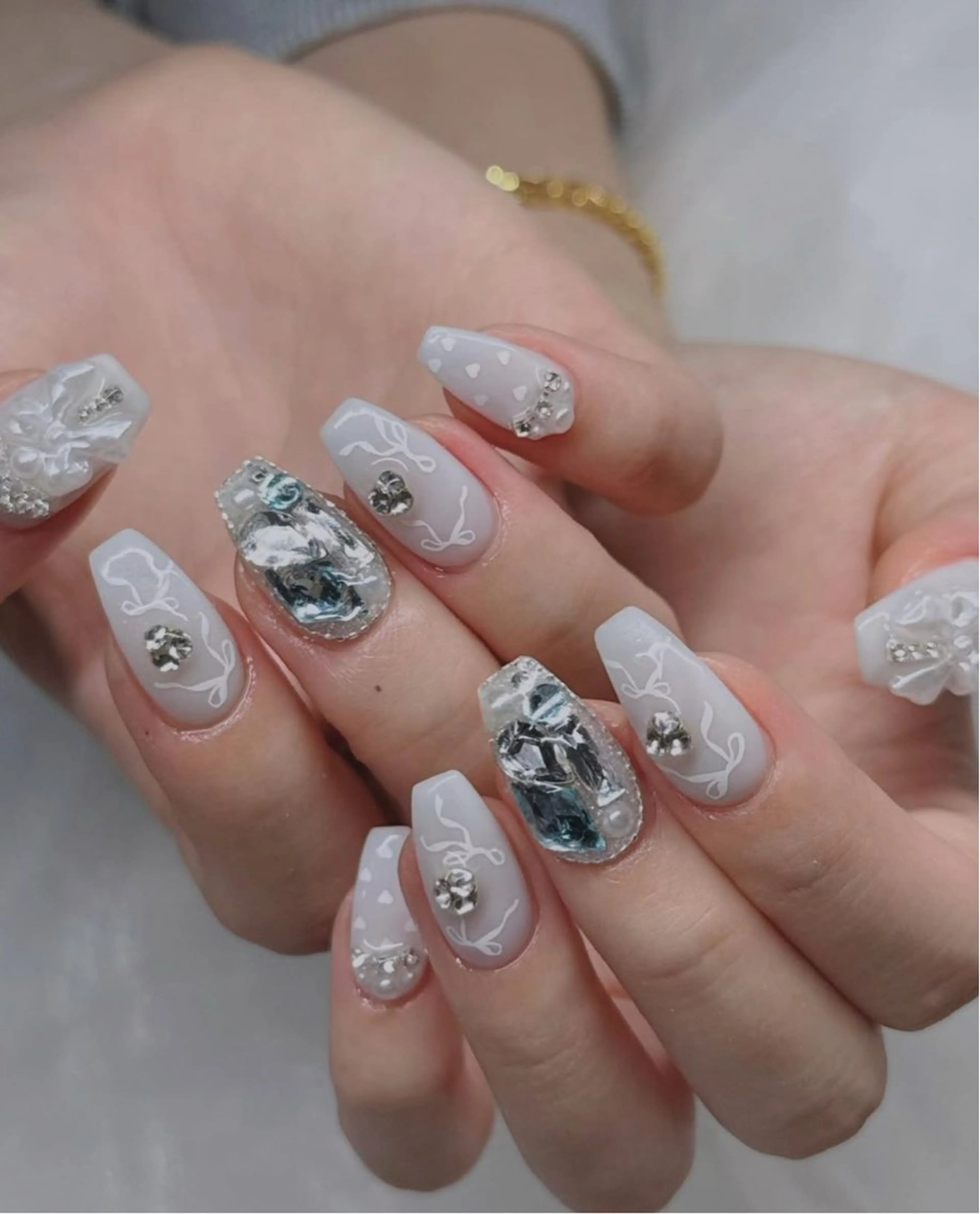 ネイル 成人式 キラキラネイル マグネットネイル ミラーネイル ニュアンスネイル ハンドネイル Lyna 池袋のネイルデザイン