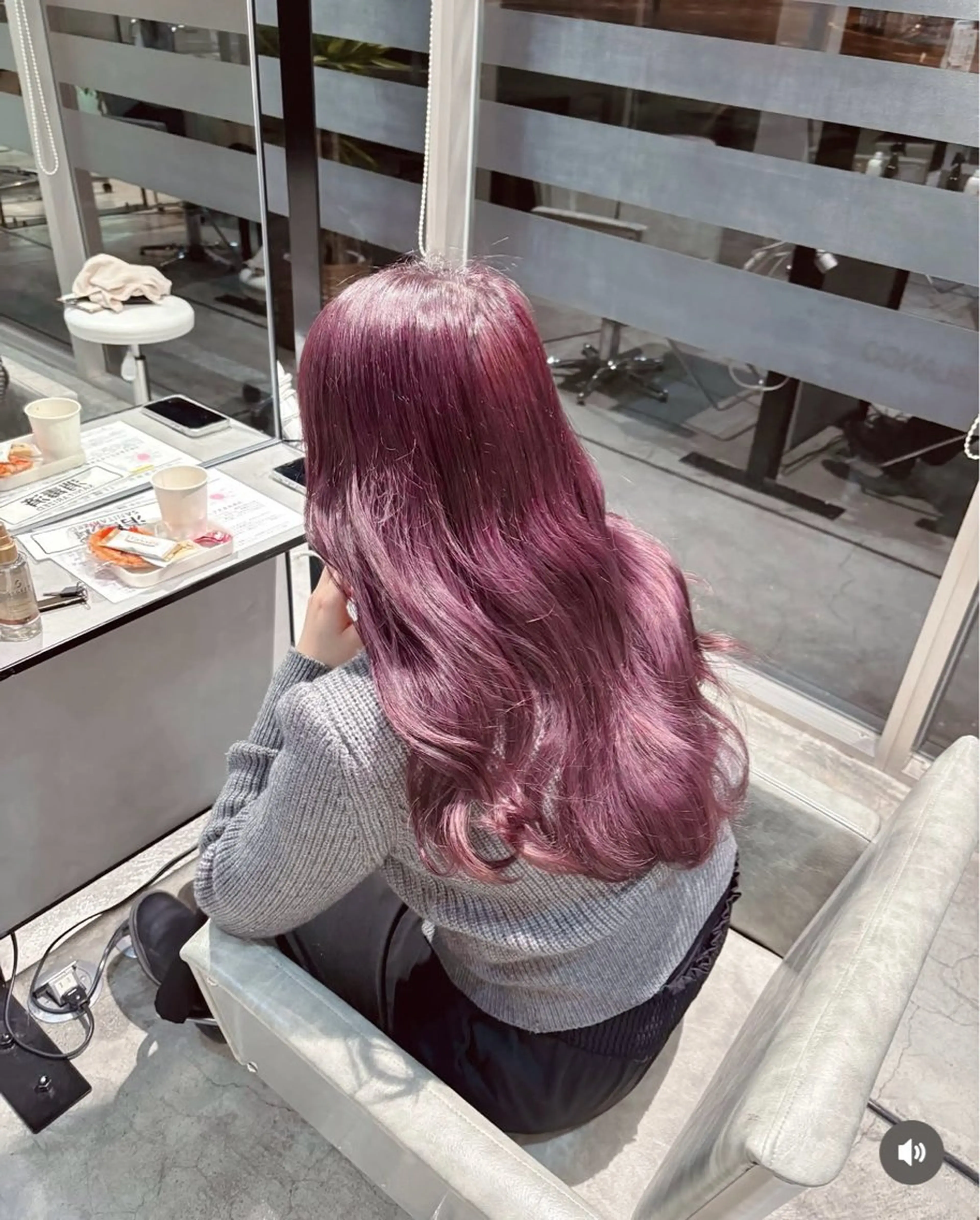 セミロング yui/透明感カラー /コテ巻き風パーマのヘアスタイル