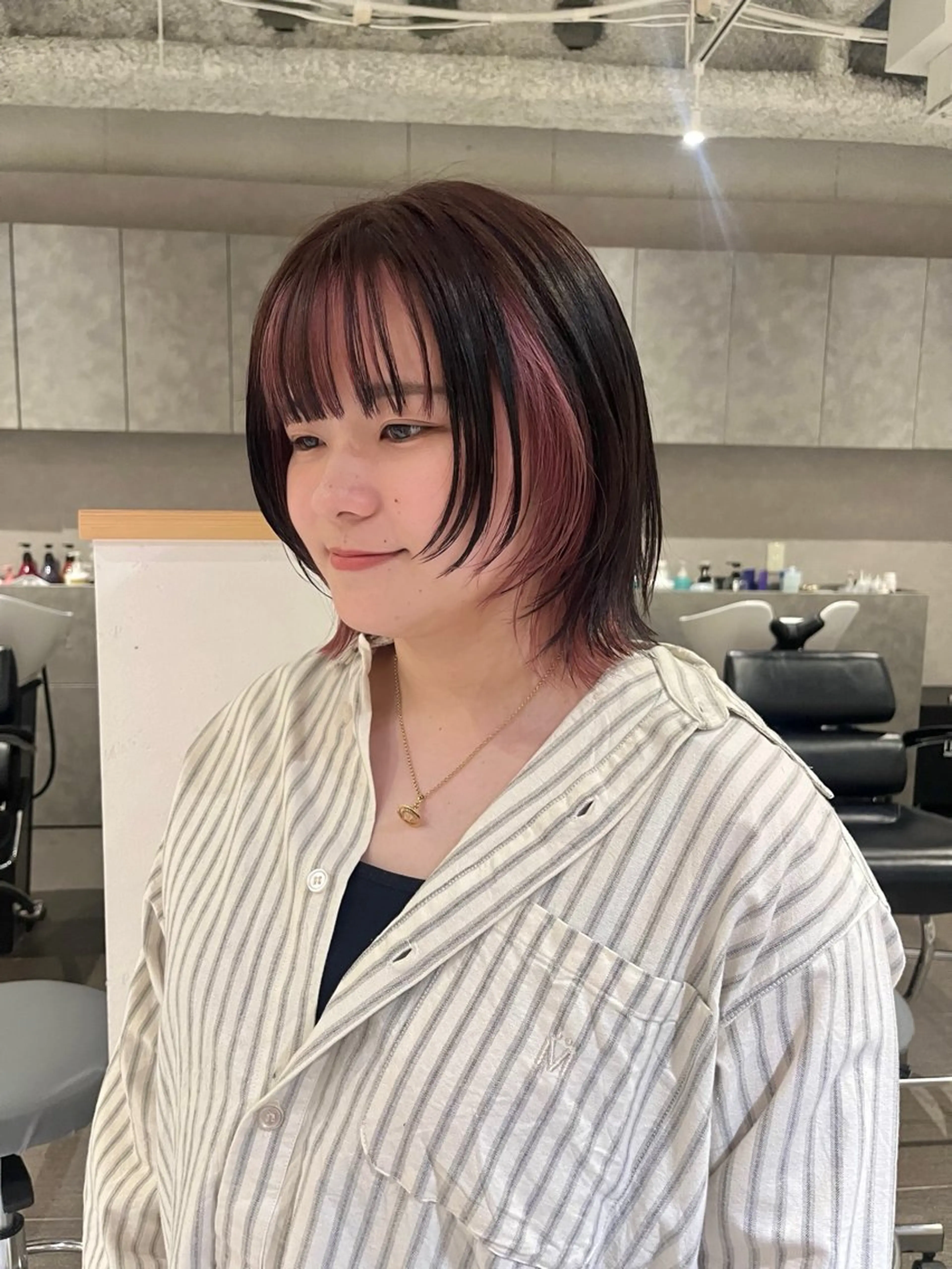 ミディアム カラー ブリーチ インナーカラー ピンクカラー ウルフカット 桃果 momokaのヘアスタイル