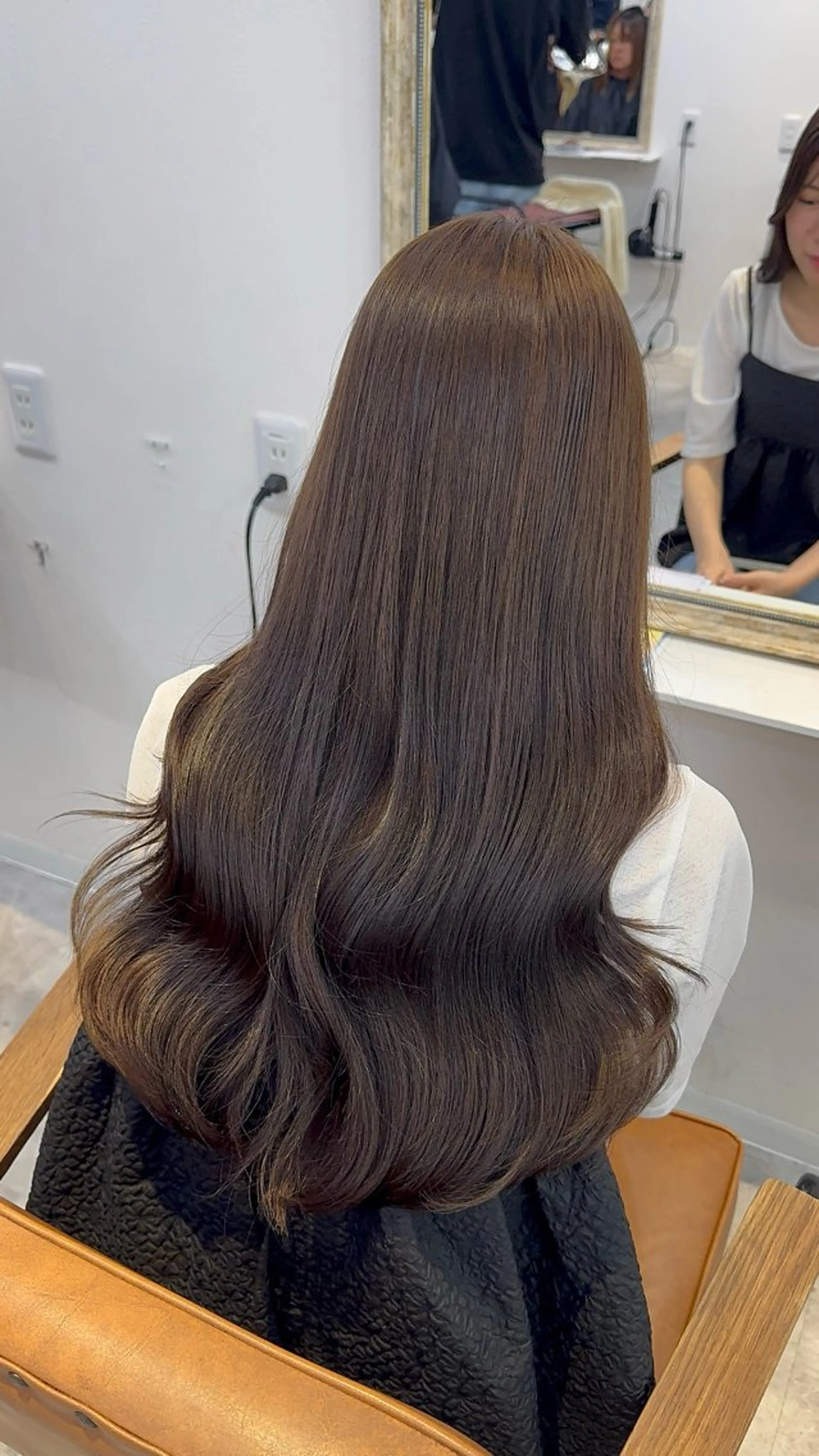 ロング カラー アッシュ アッシュブラウン ベージュカラー 黒髪 ブリーチ 赤み無し柔らかカラー 【梅田】madokaのヘアスタイル