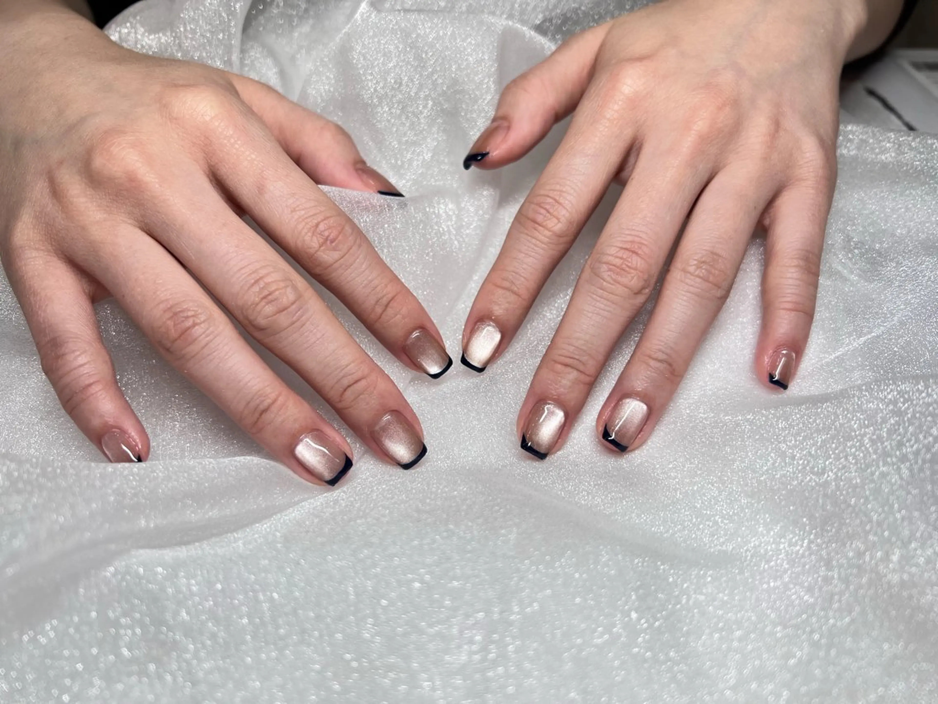 人気のマグネットネイルの写真