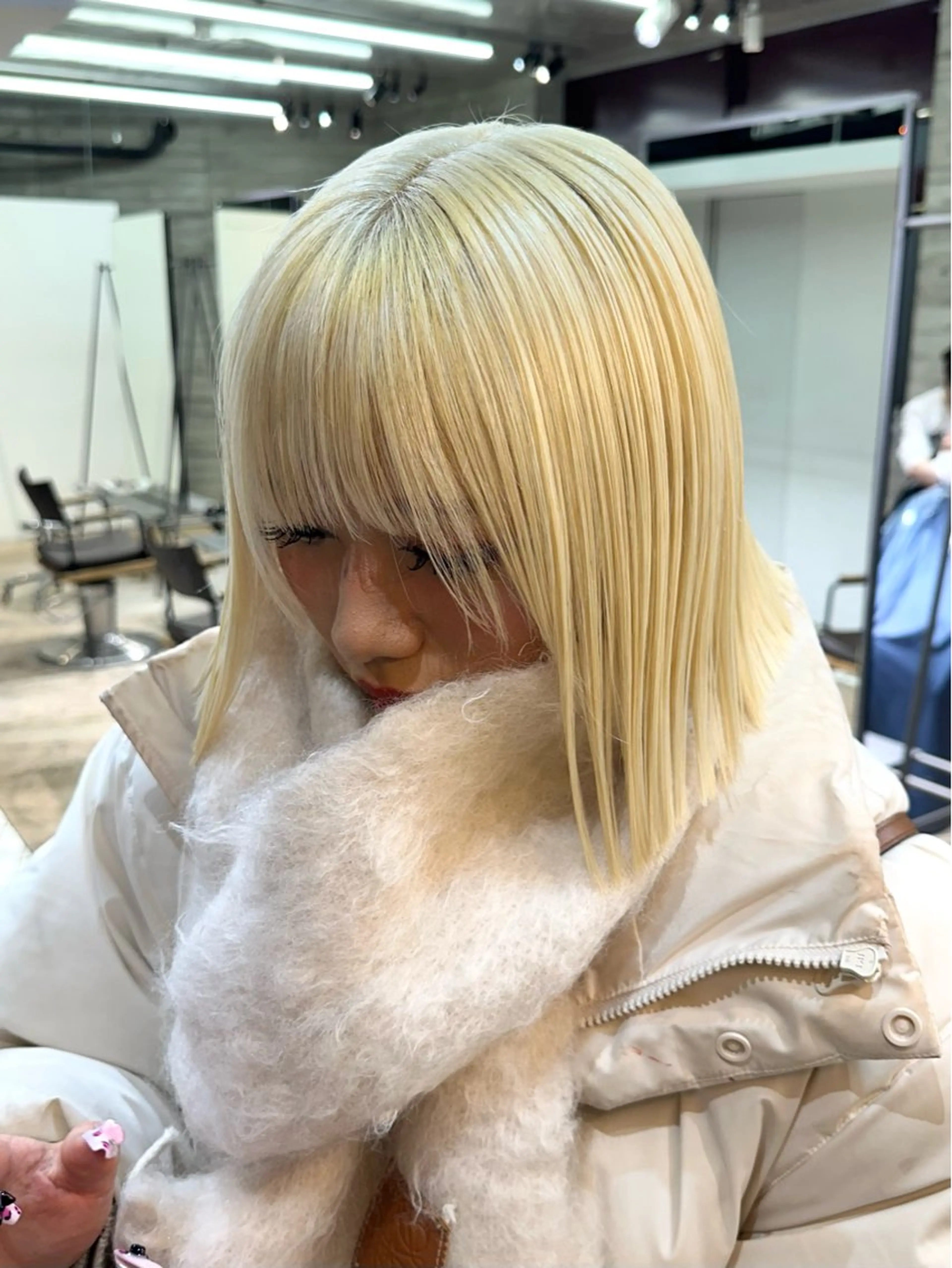 ミディアム カラー 抜きっぱなしブロンド ササキカズマのヘアスタイル