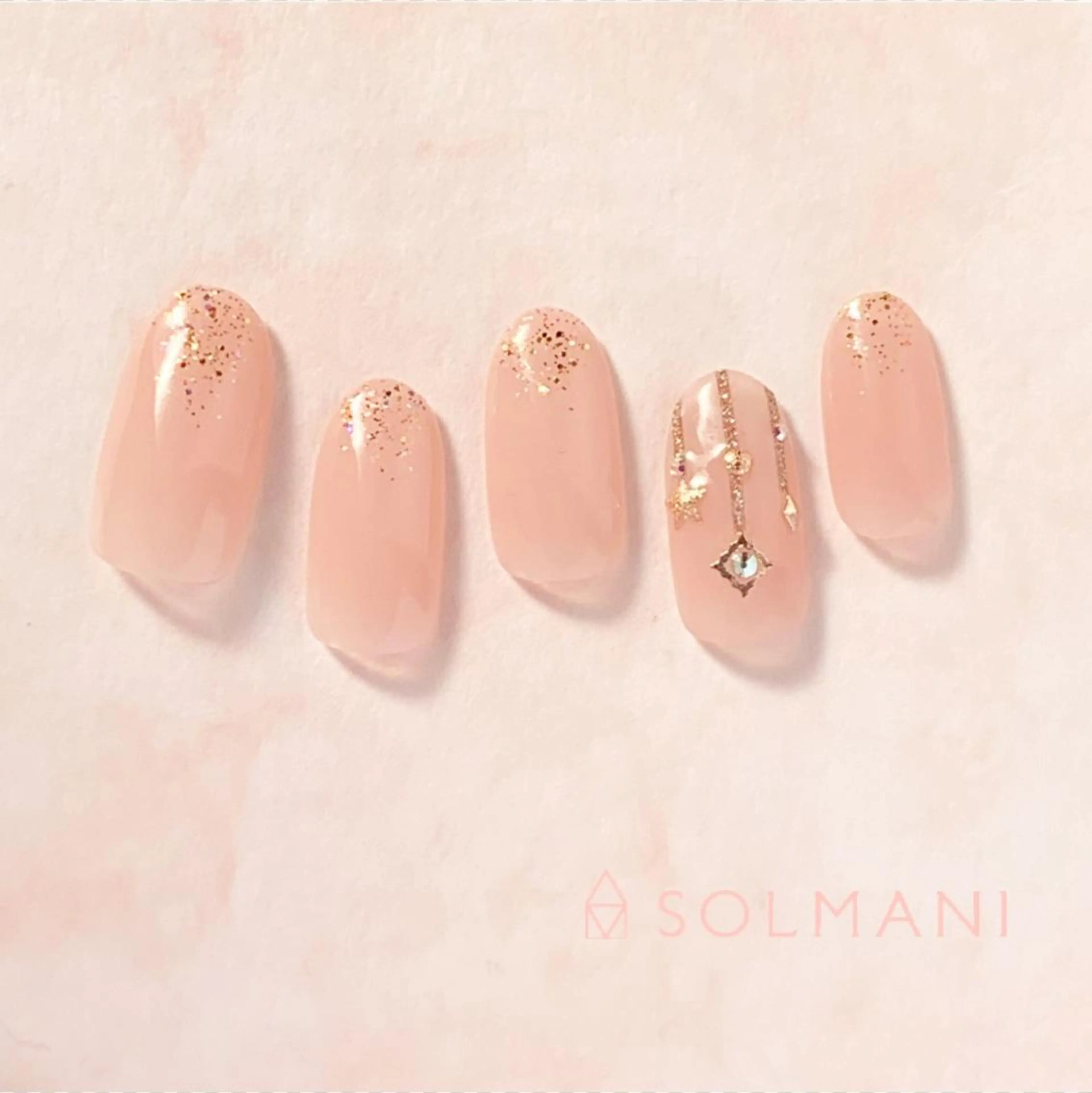 ネイル オフィスネイル SOLMANI 予約担当のネイルデザイン