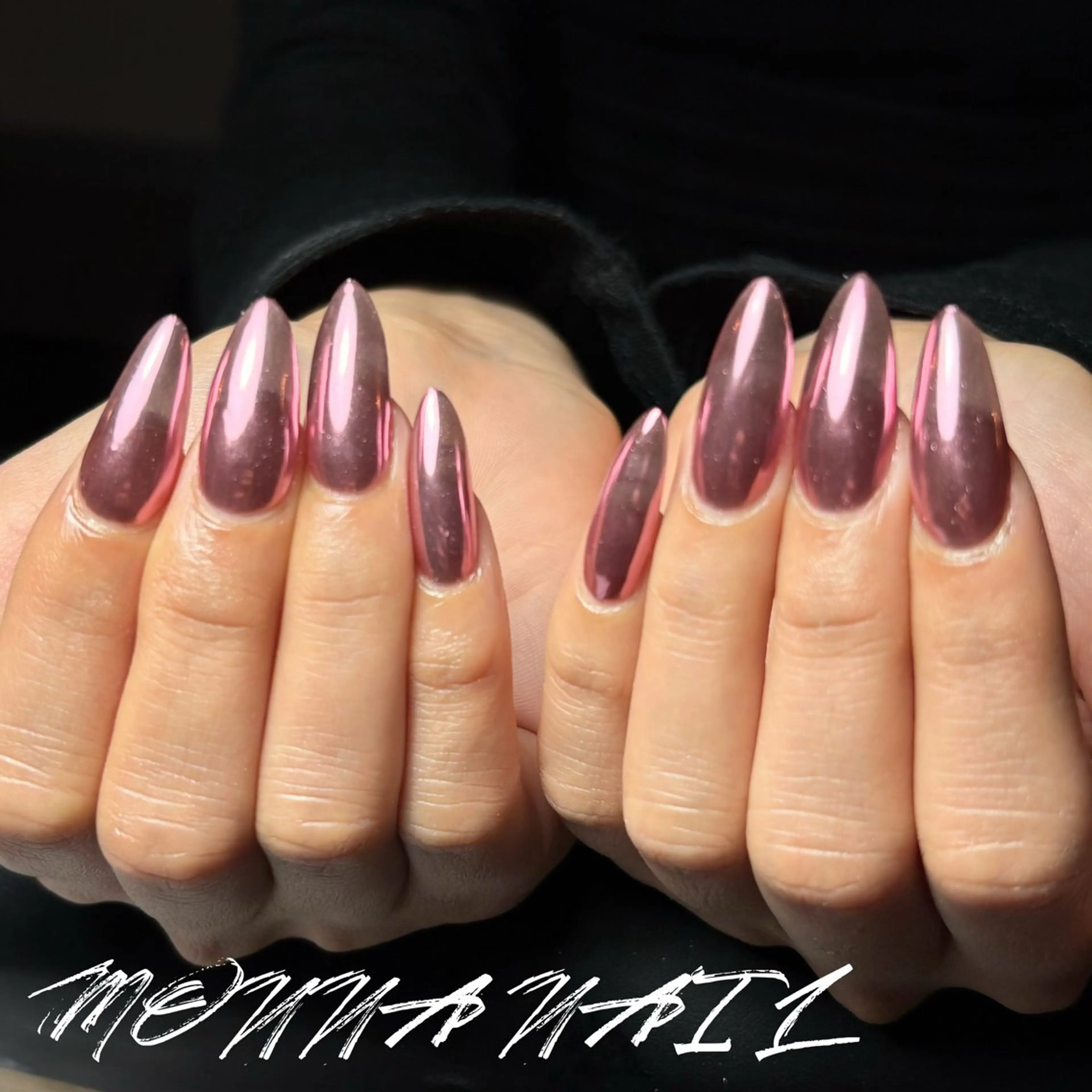 ネイル ロングネイル ミラーネイル ワンカラーネイル ピンク シンプルネイル ハンドネイル モンナ CCのネイルデザイン