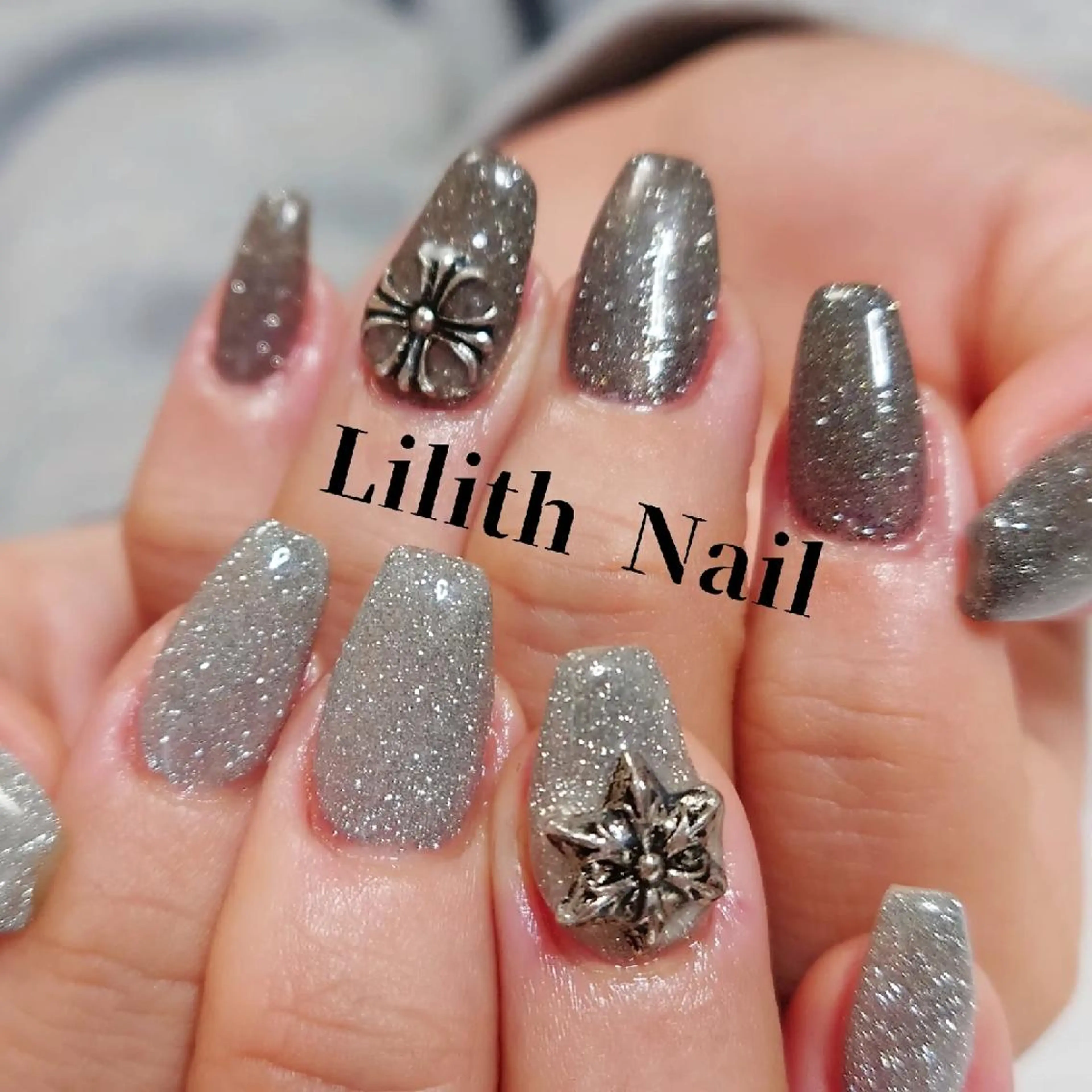 ネイル フラッシュネイル ジェルネイル キラキラネイル ラメ(グリッター) ワンカラーネイル ハンドネイル Lilith Nailのネイルデザイン