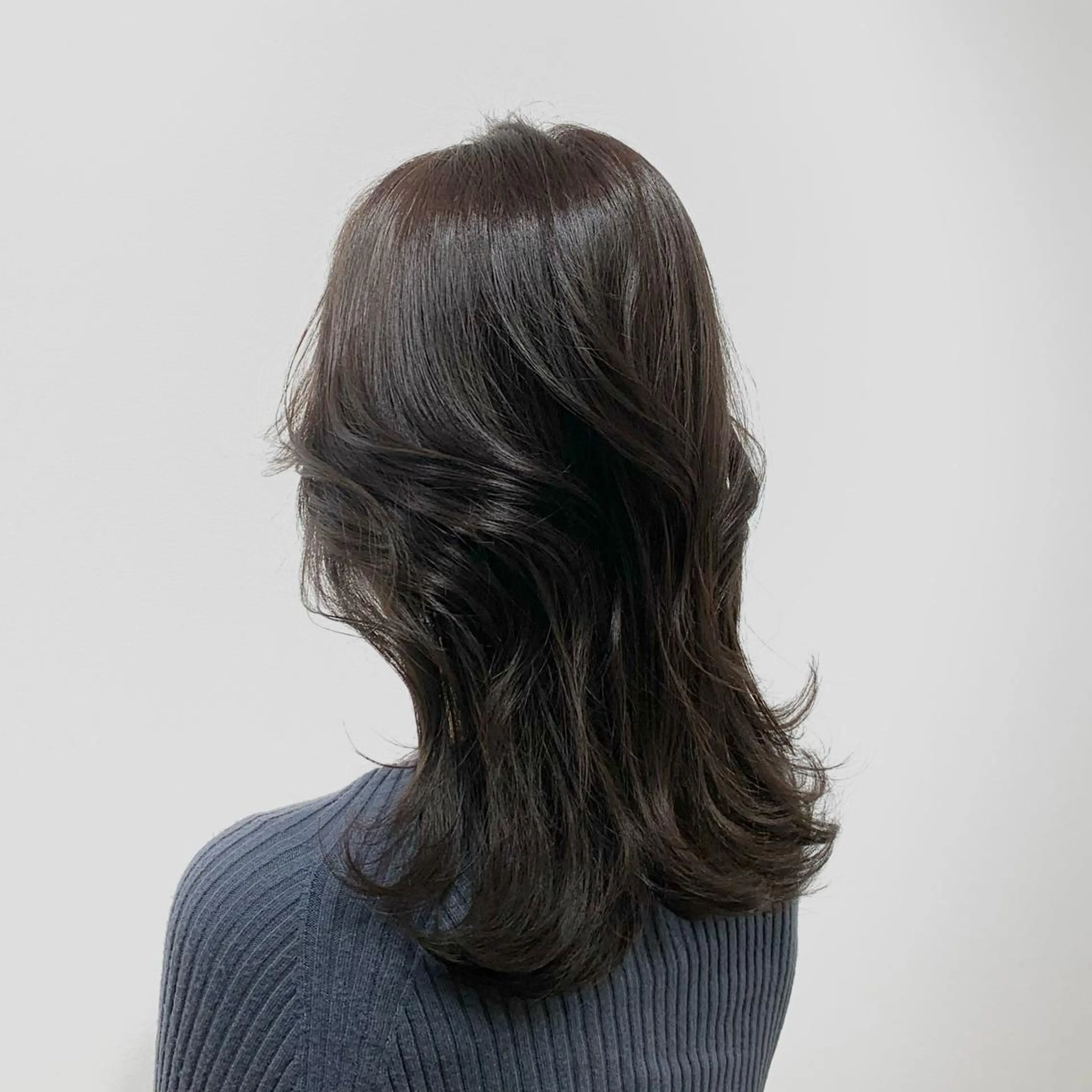 ミディアム カラー ヘアアレンジ キヨミ 韓国レイヤーカットのヘアスタイル