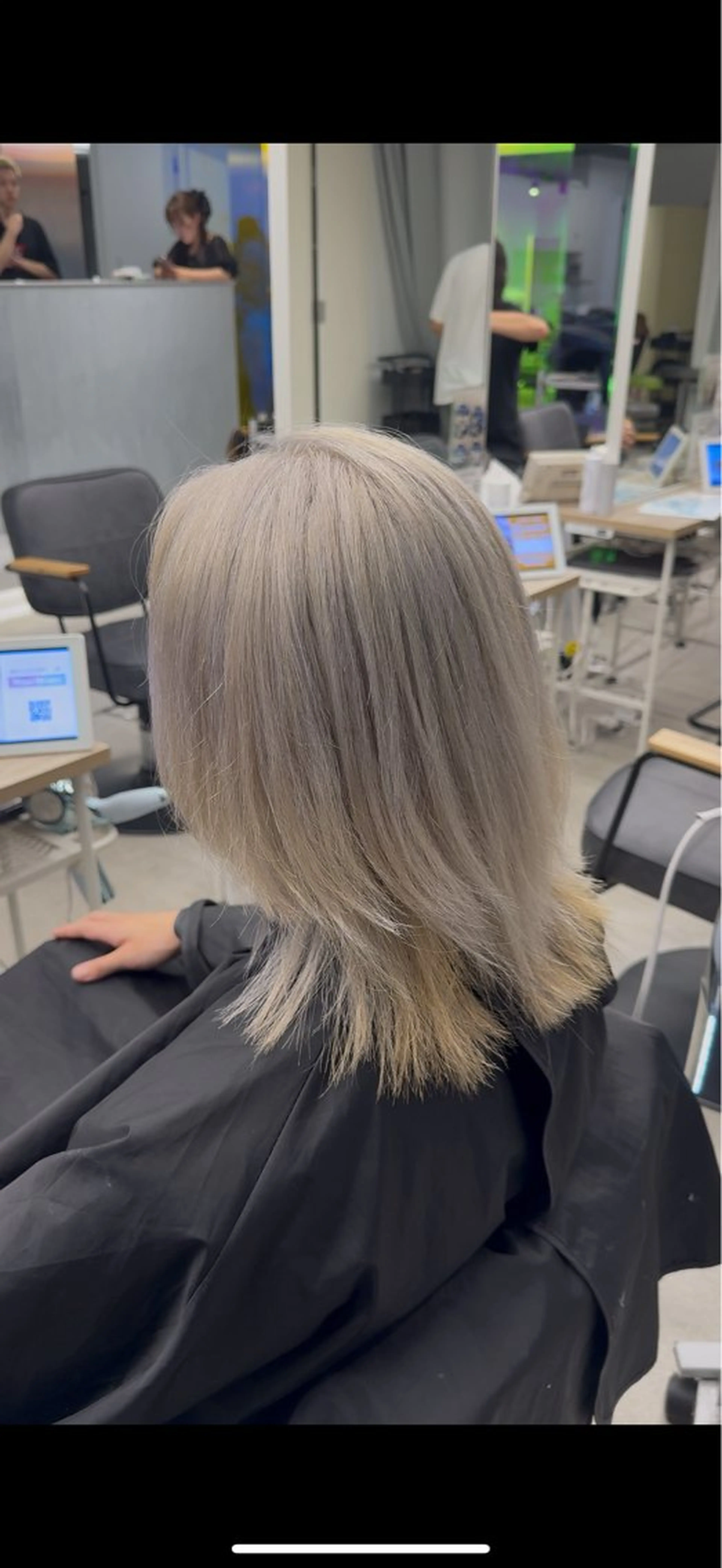 ミディアム カラー 【派手髪】【個性派】 lilica💫⚡️のヘアスタイル