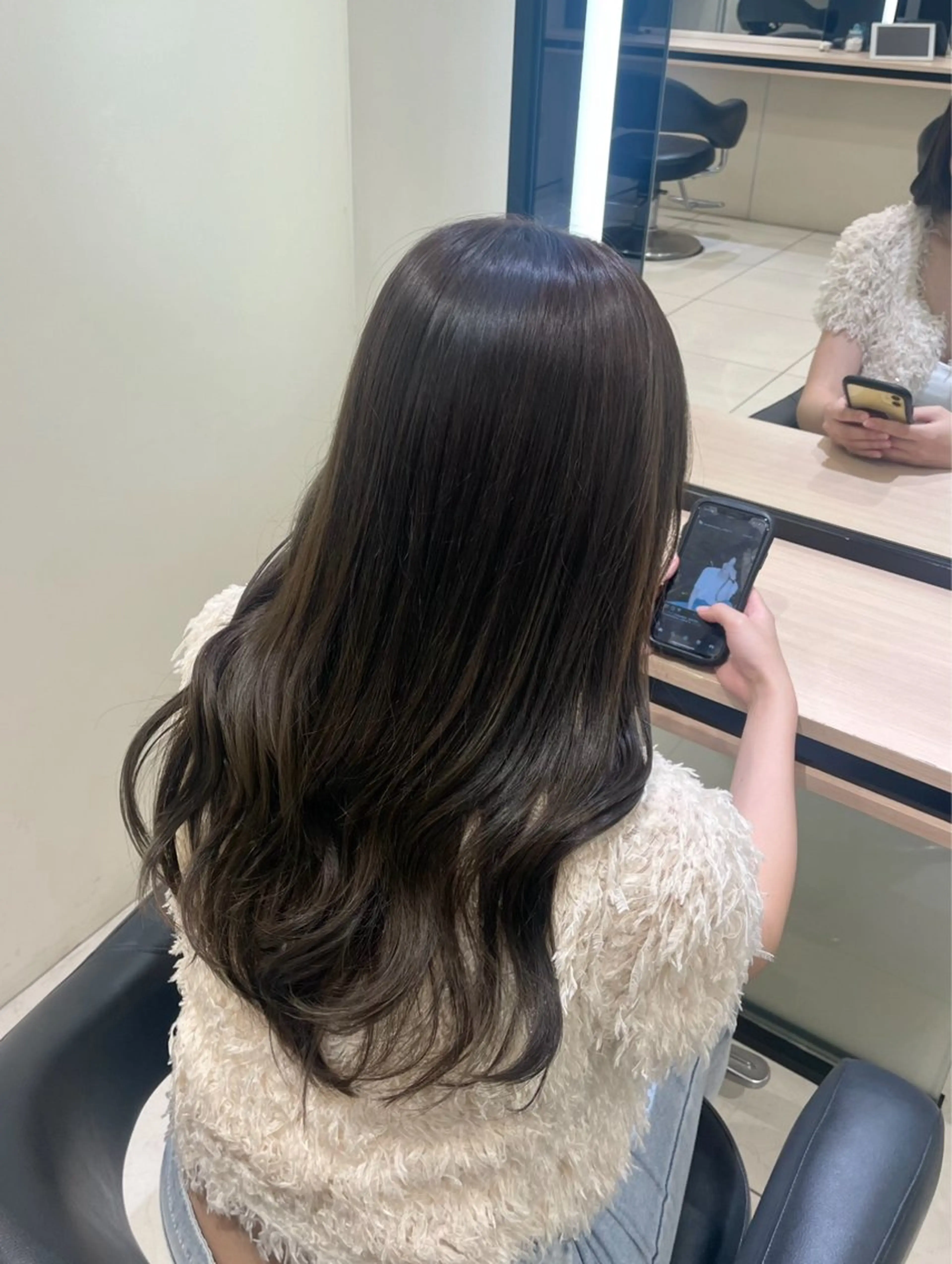 ロング カラー ヘアカラー トリートメント ひなの🫧ベージュ系 艶カラーのヘアスタイル