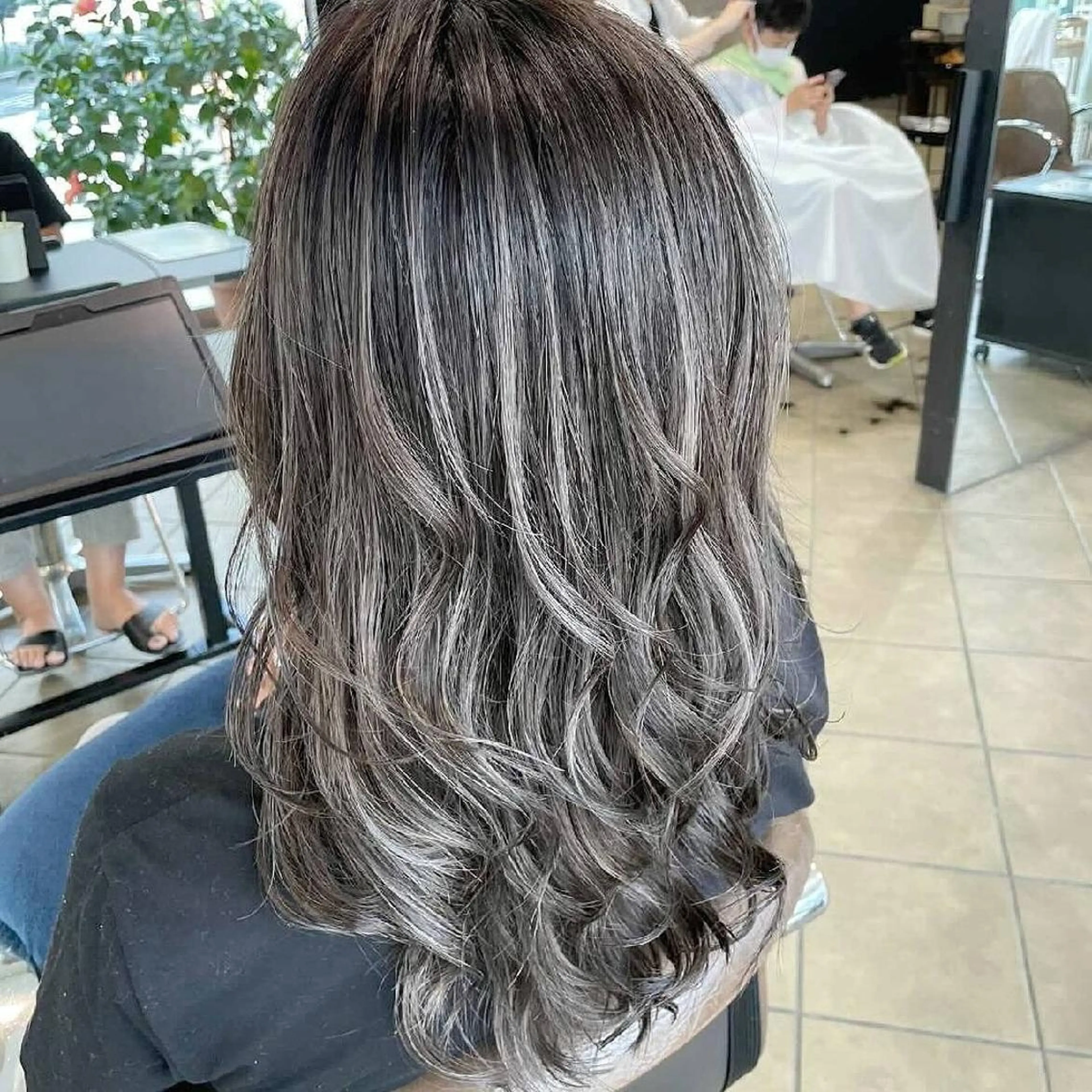 ロング 外国人風カラー ハイライト ヘアカラー Luisハイライト　 喜連瓜破、髪質改善のヘアスタイル